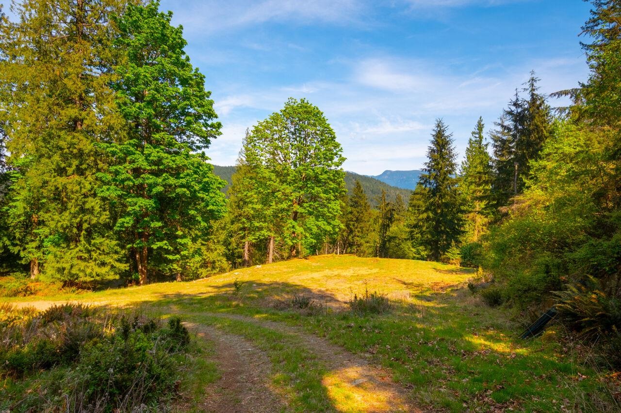 LOT B HIKER'S TRAIL
