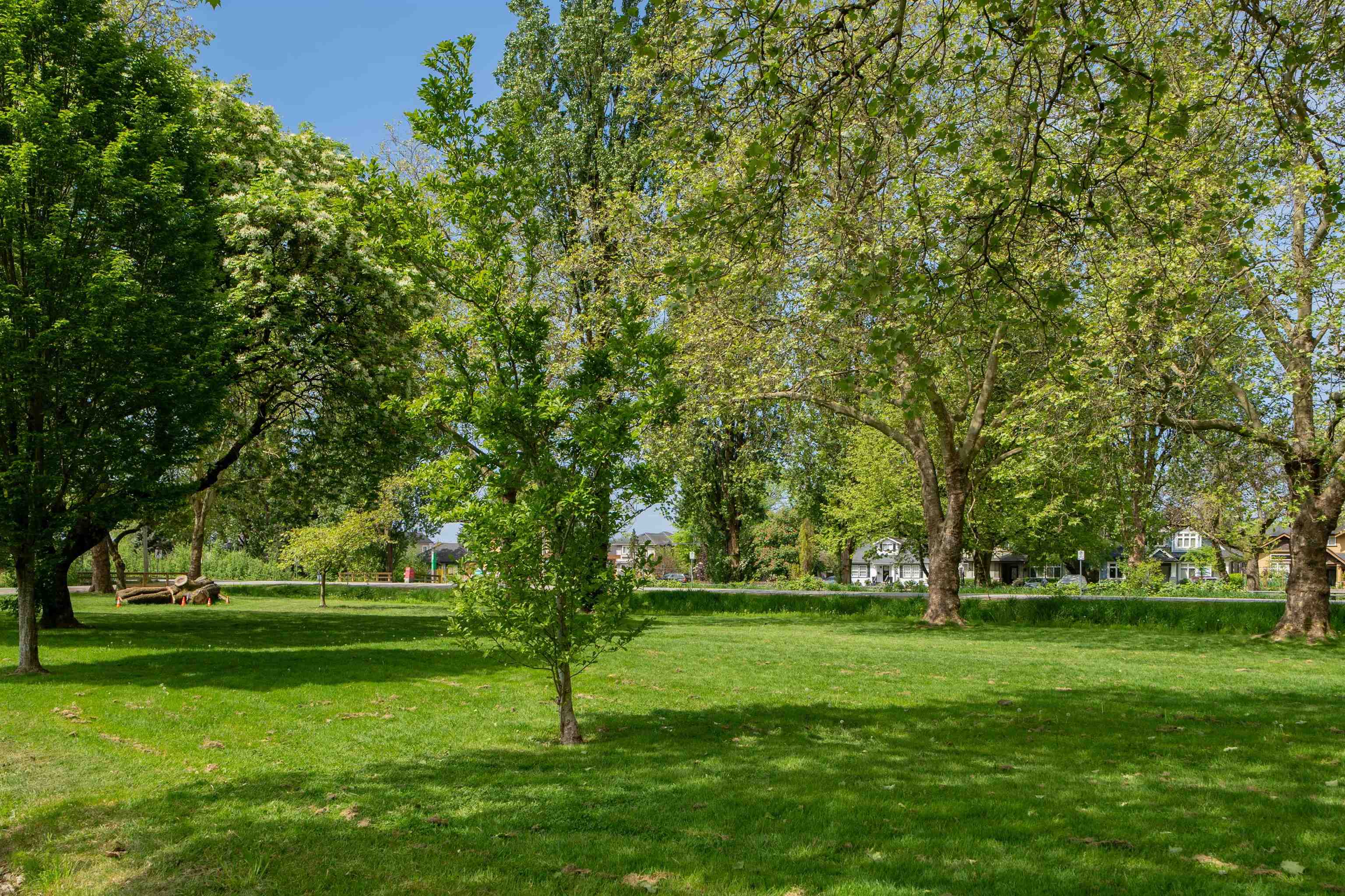 1240 LANCASTER CRESCENT