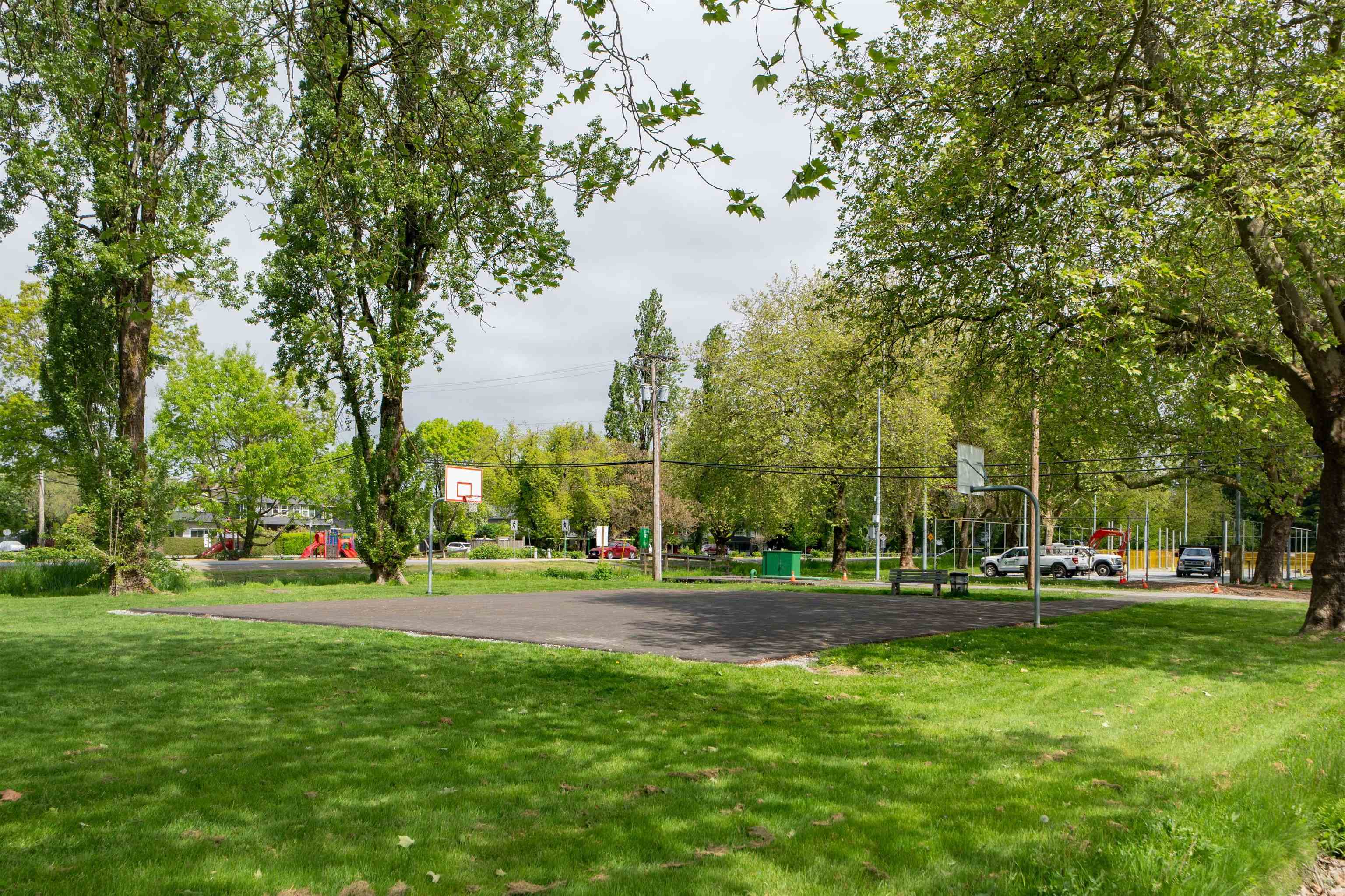 1240 LANCASTER CRESCENT