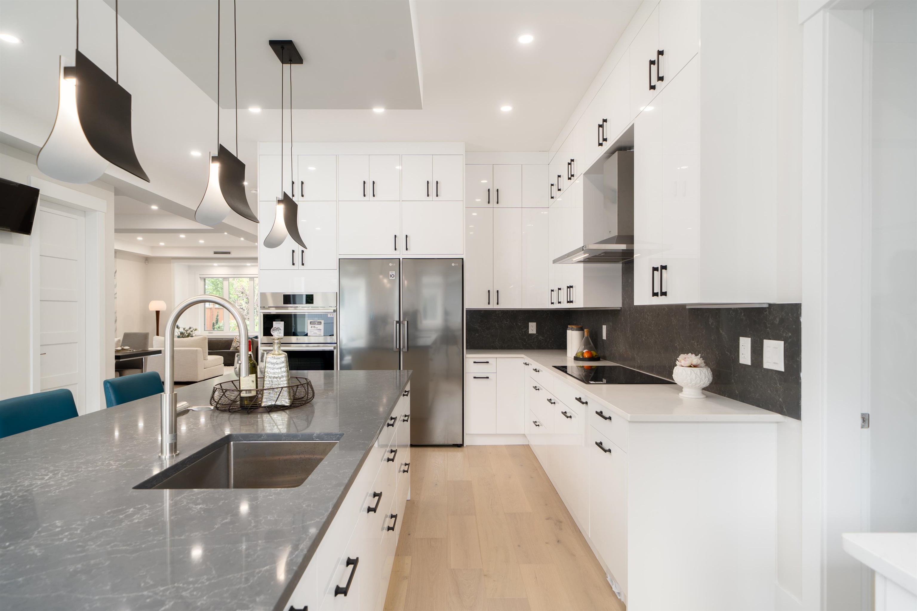 1240 LANCASTER CRESCENT