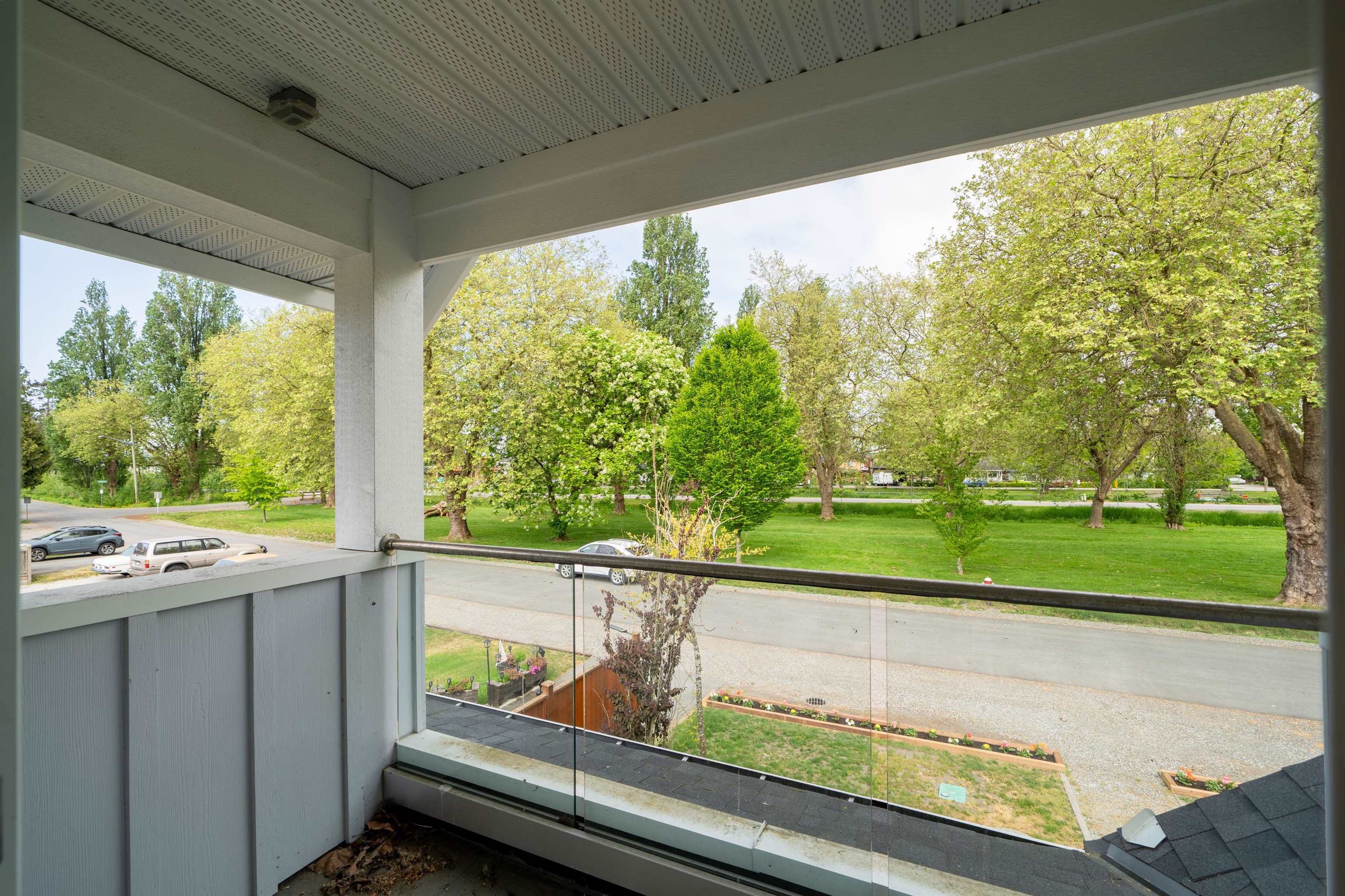 1240 LANCASTER CRESCENT