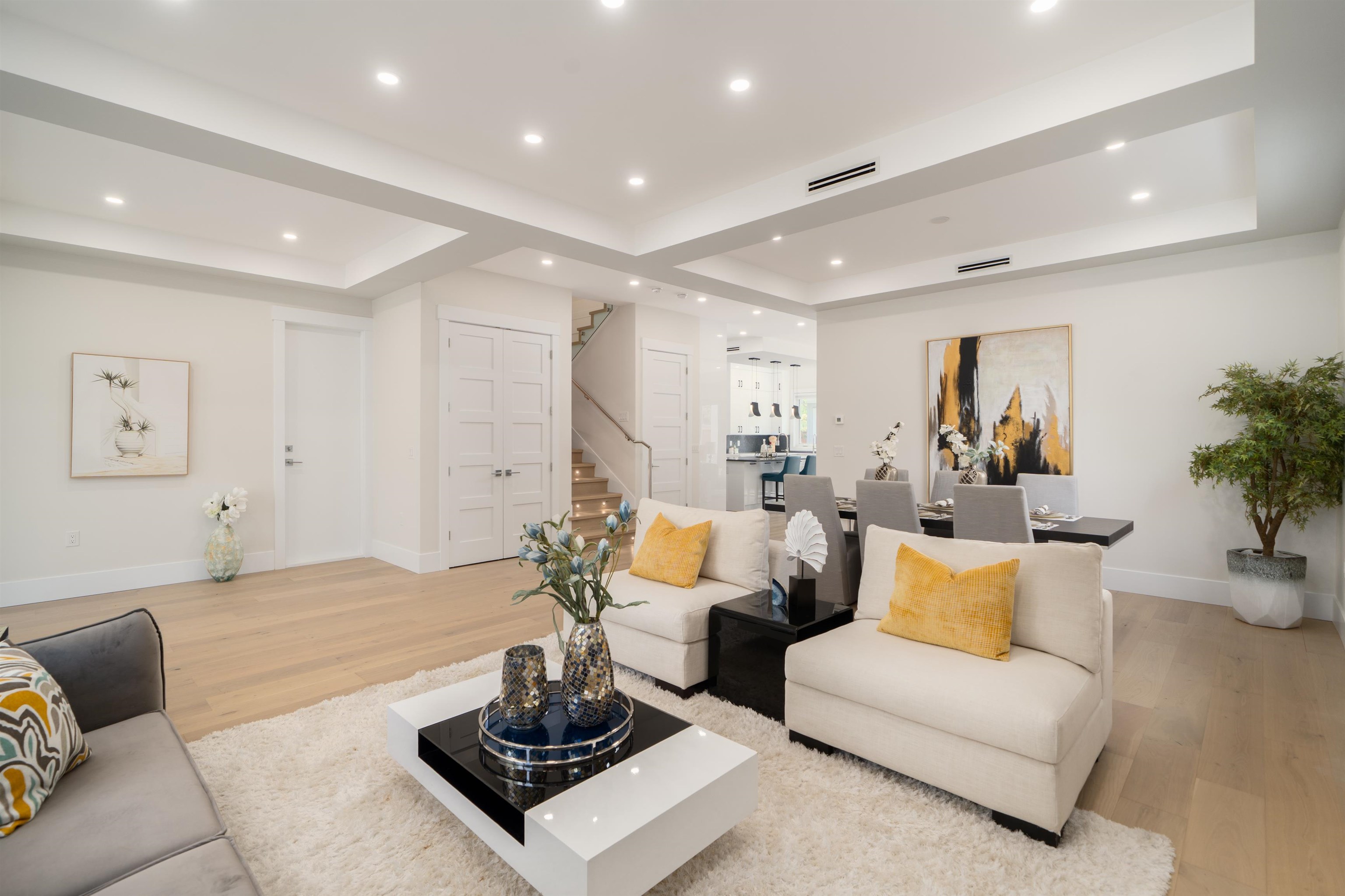 1240 LANCASTER CRESCENT