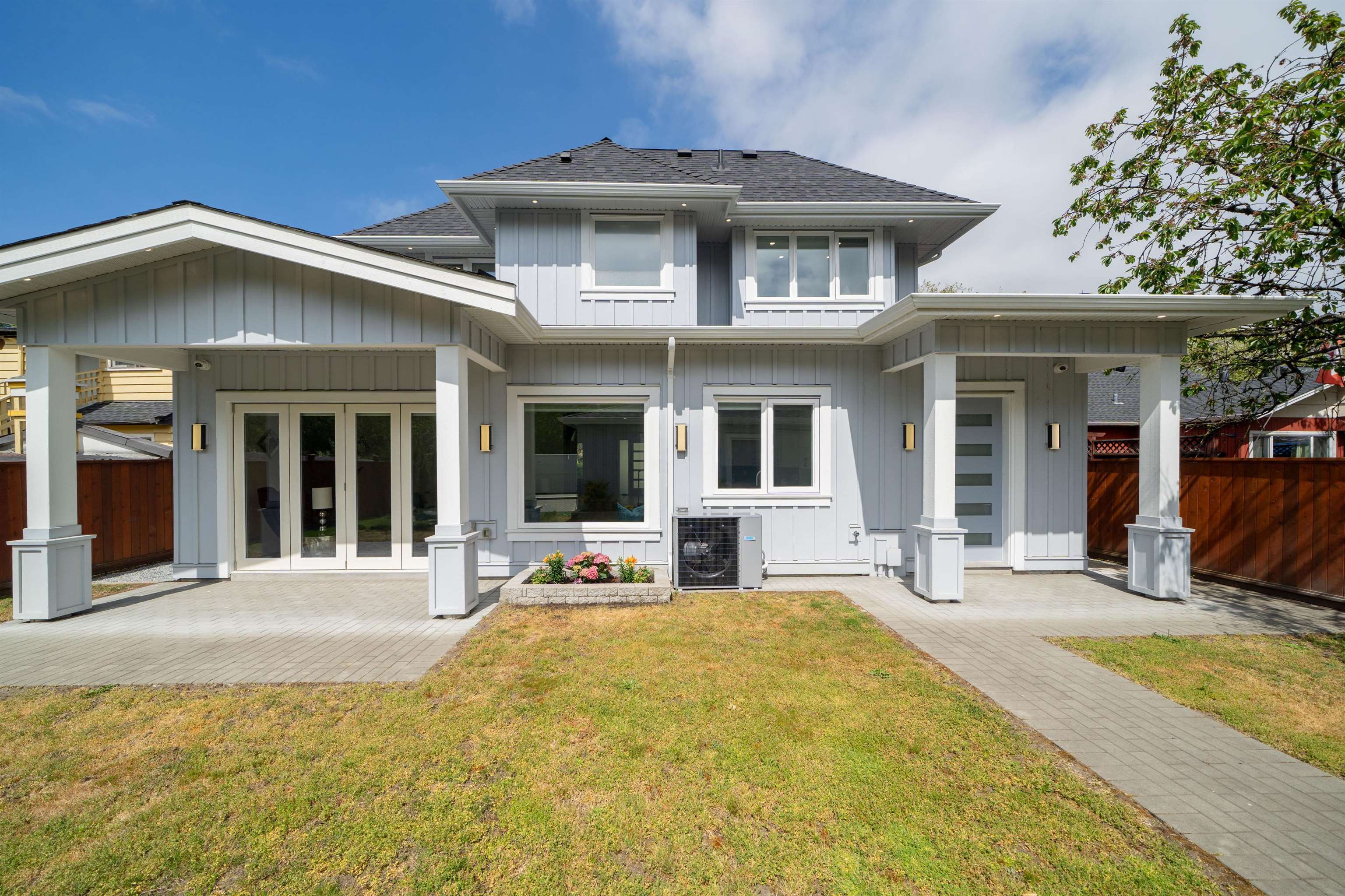 1240 LANCASTER CRESCENT