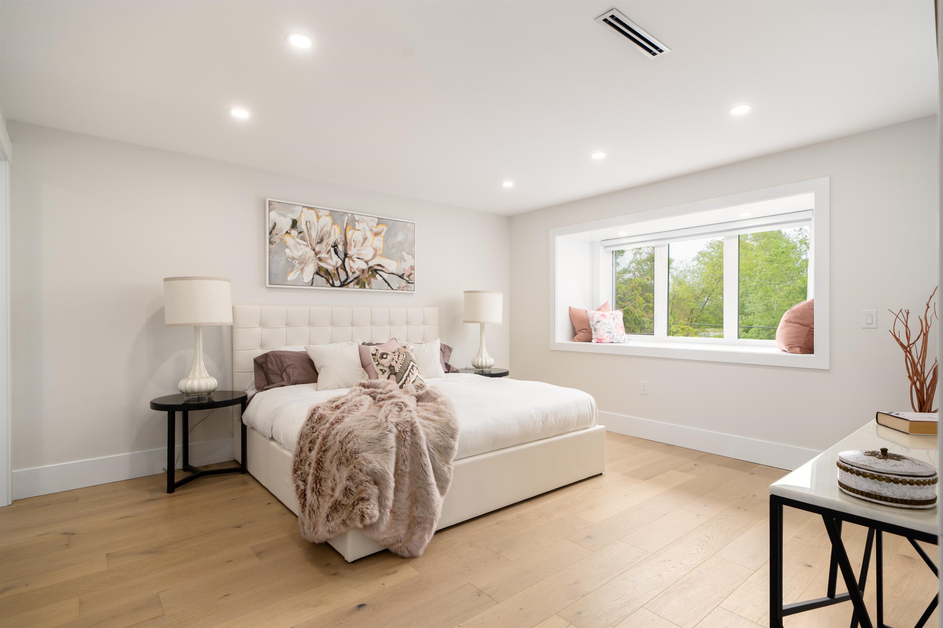 1240 LANCASTER CRESCENT