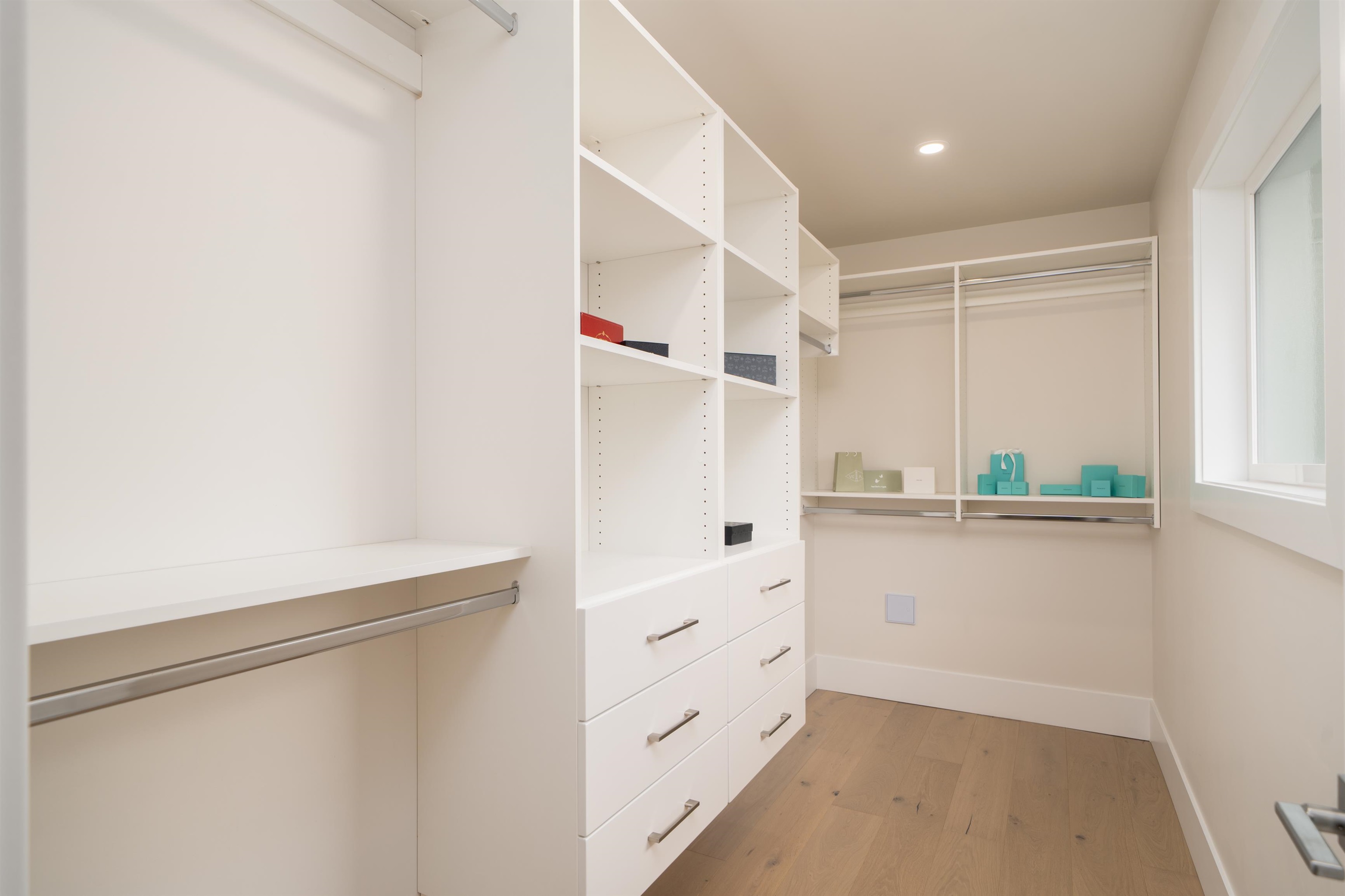 1240 LANCASTER CRESCENT