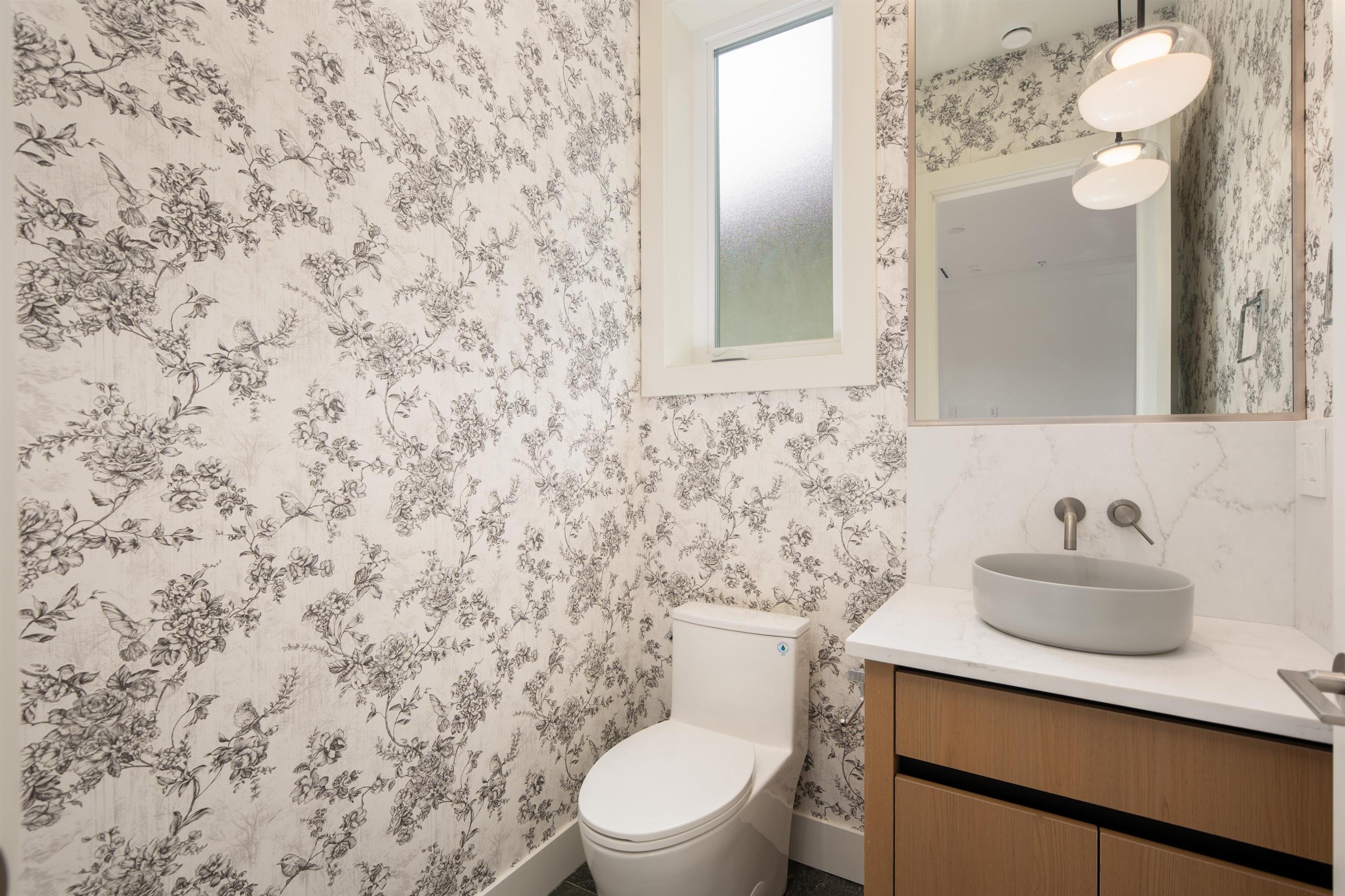 1 3645 DUNDAS STREET Unit: 1