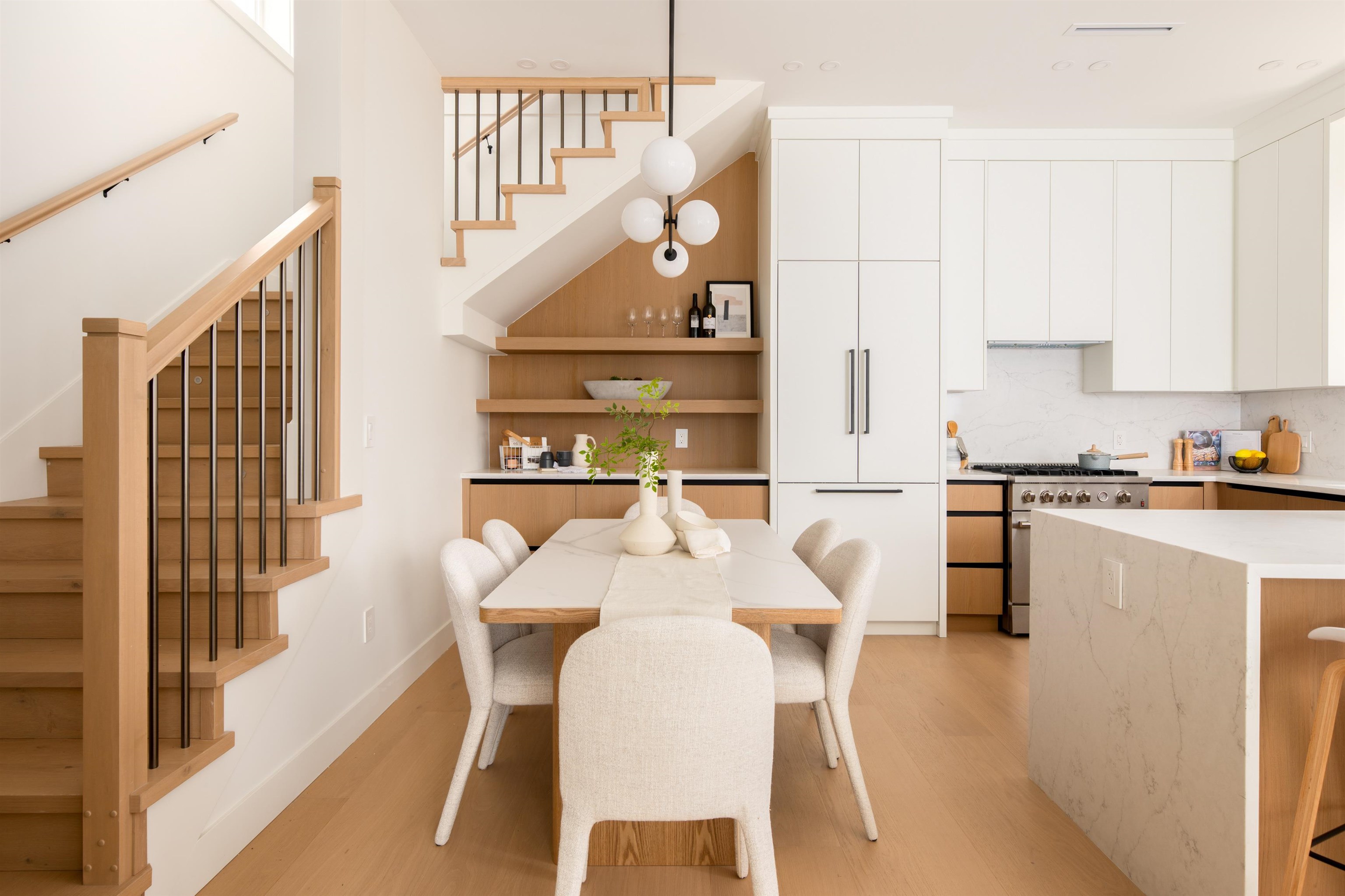 1 3645 DUNDAS STREET Unit: 1
