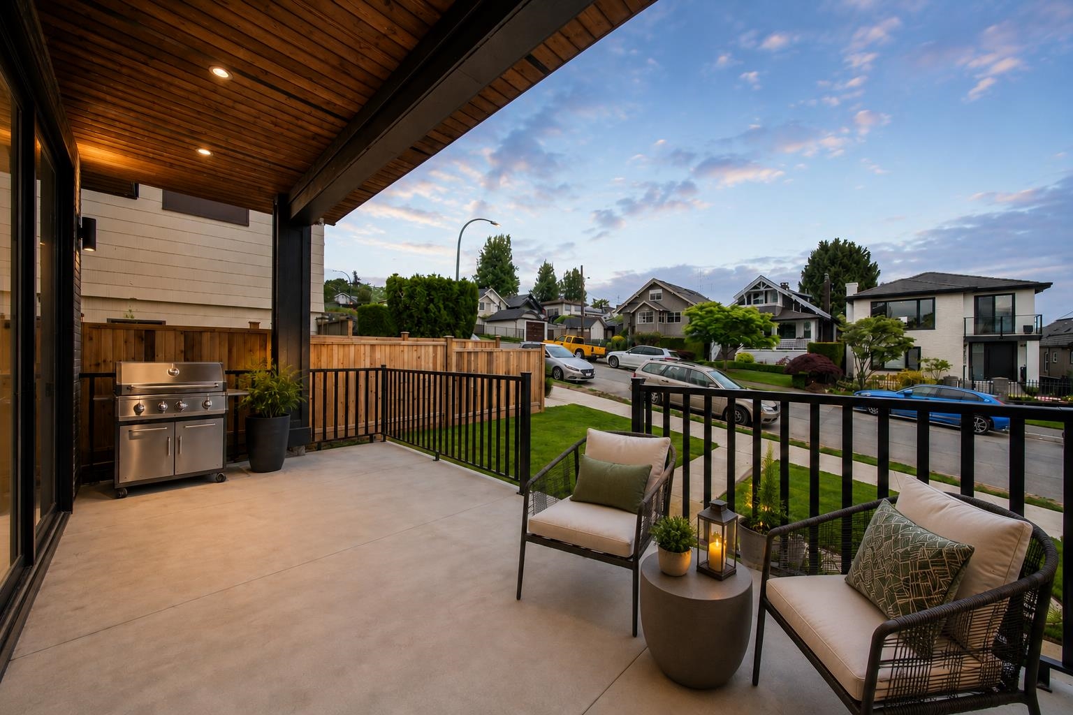 1 3645 DUNDAS STREET Unit: 1