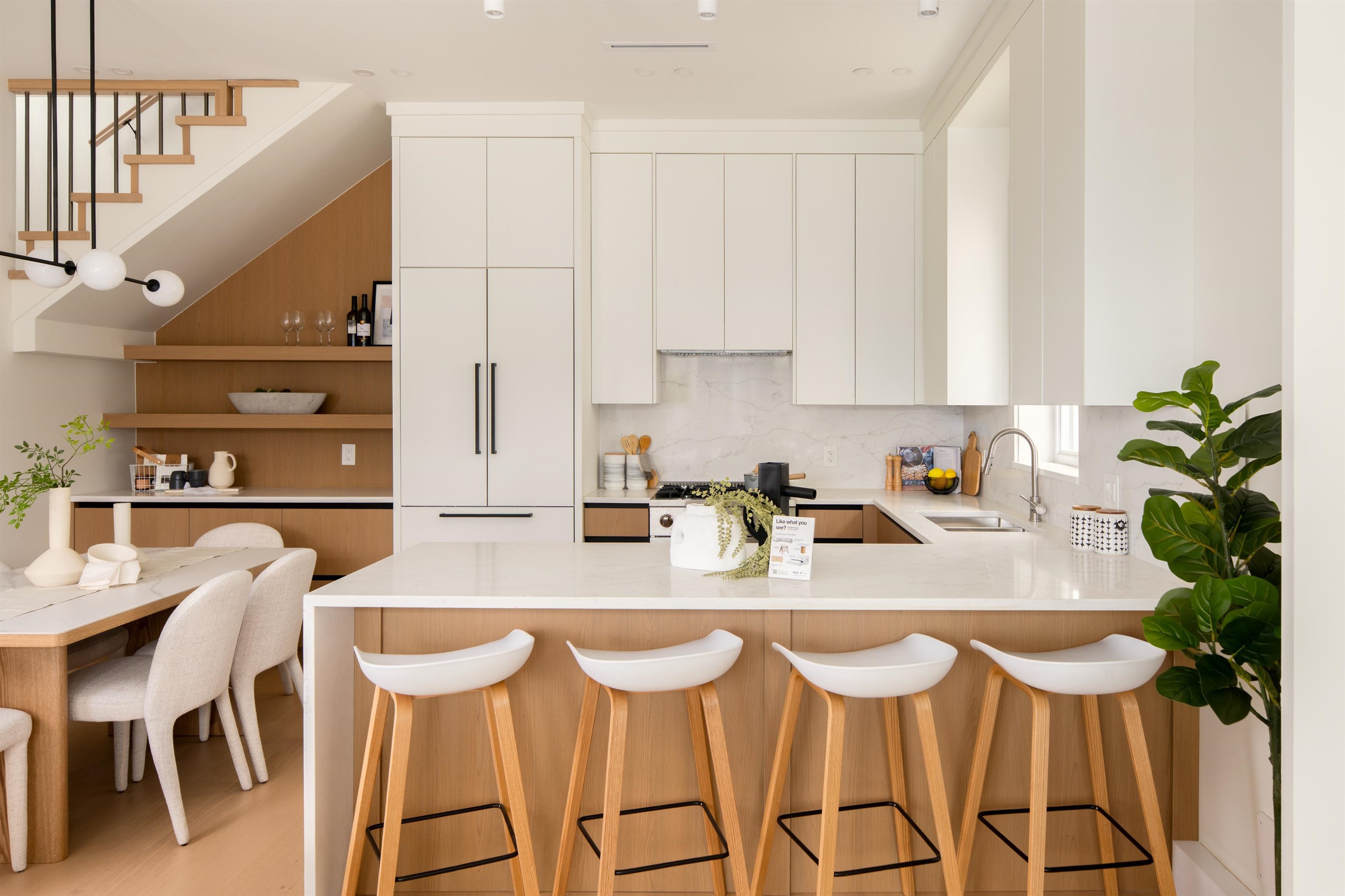 1 3645 DUNDAS STREET Unit: 1