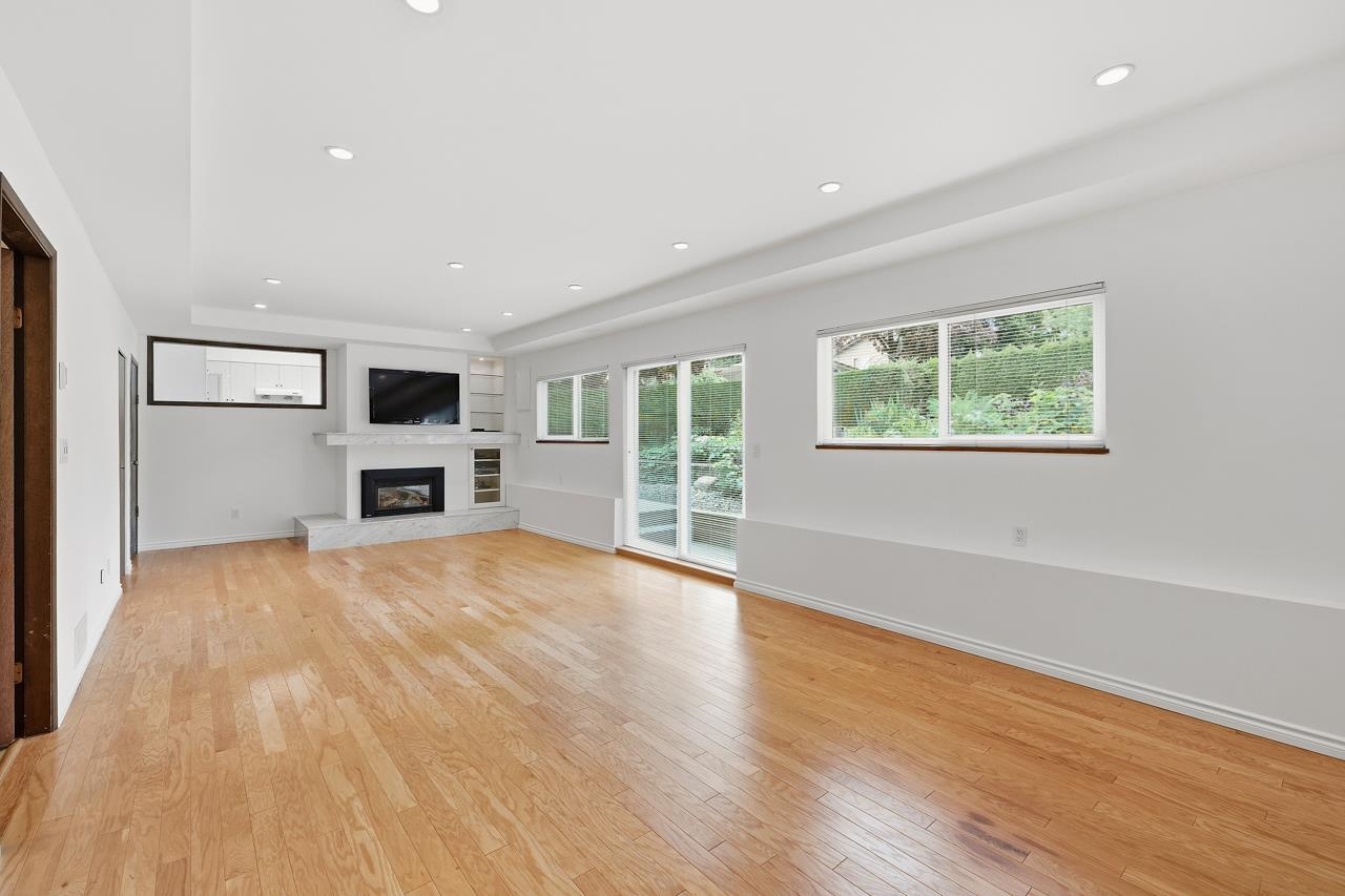 7605 LAWRENCE DRIVE