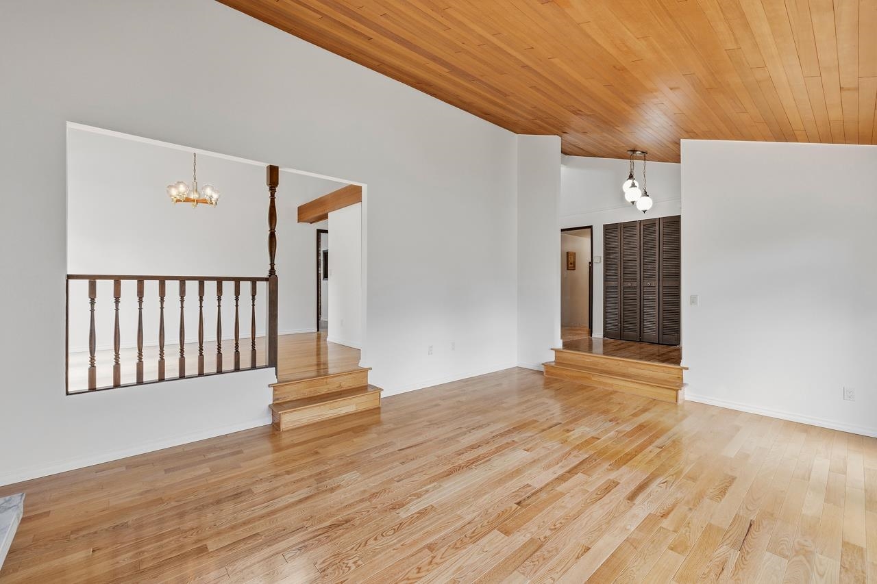 7605 LAWRENCE DRIVE