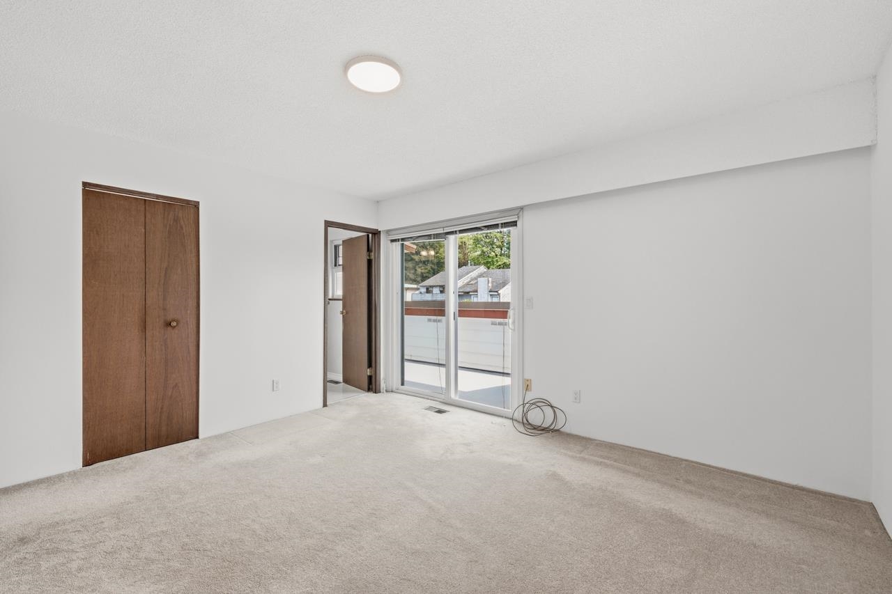 7605 LAWRENCE DRIVE