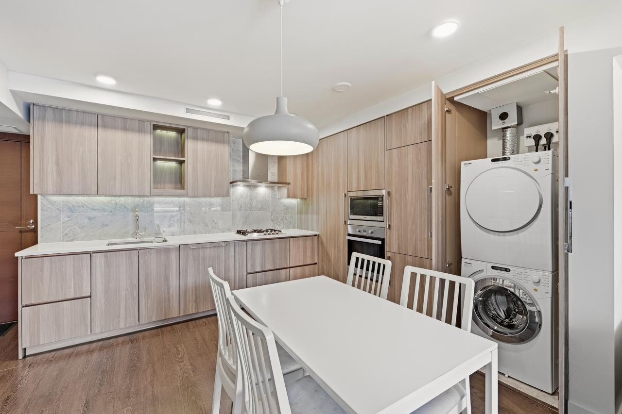 807 455 SW MARINE DRIVE Unit: 807