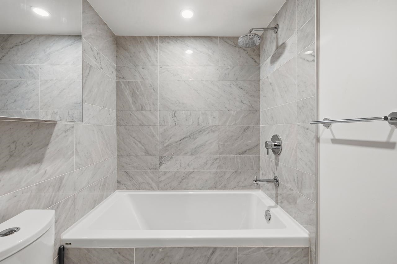 807 455 SW MARINE DRIVE Unit: 807