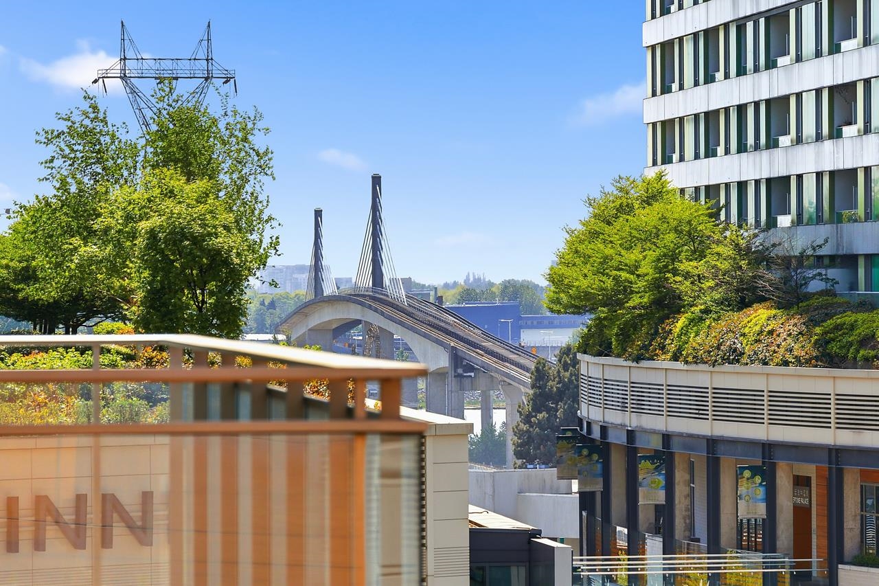 807 455 SW MARINE DRIVE Unit: 807