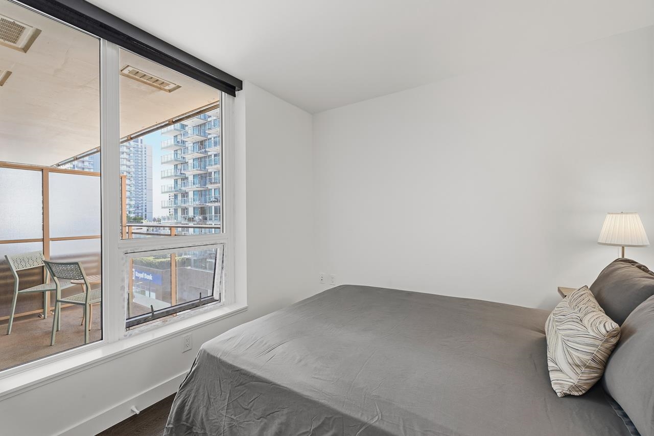 807 455 SW MARINE DRIVE Unit: 807