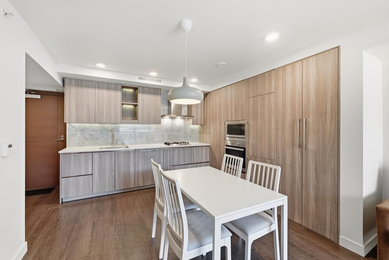 807 455 SW MARINE DRIVE Unit: 807