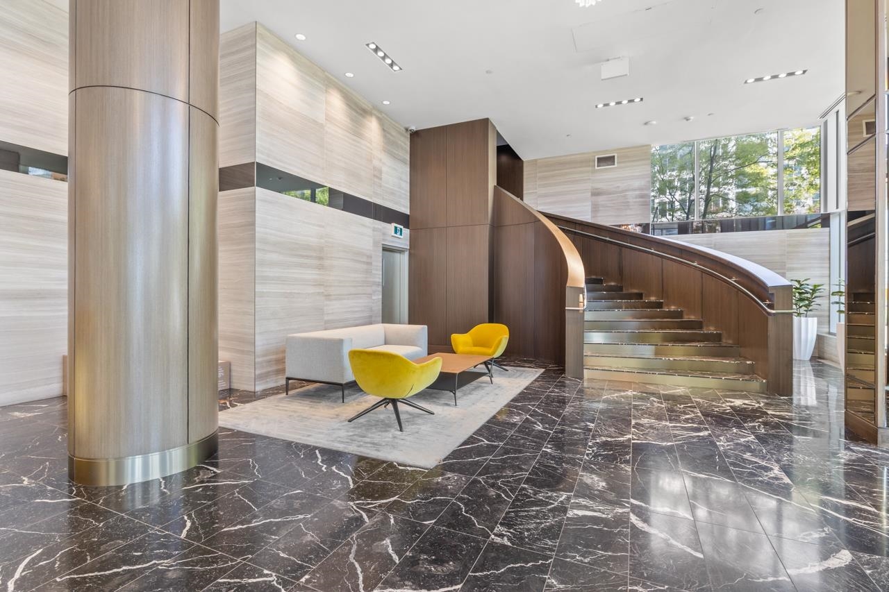 807 455 SW MARINE DRIVE Unit: 807