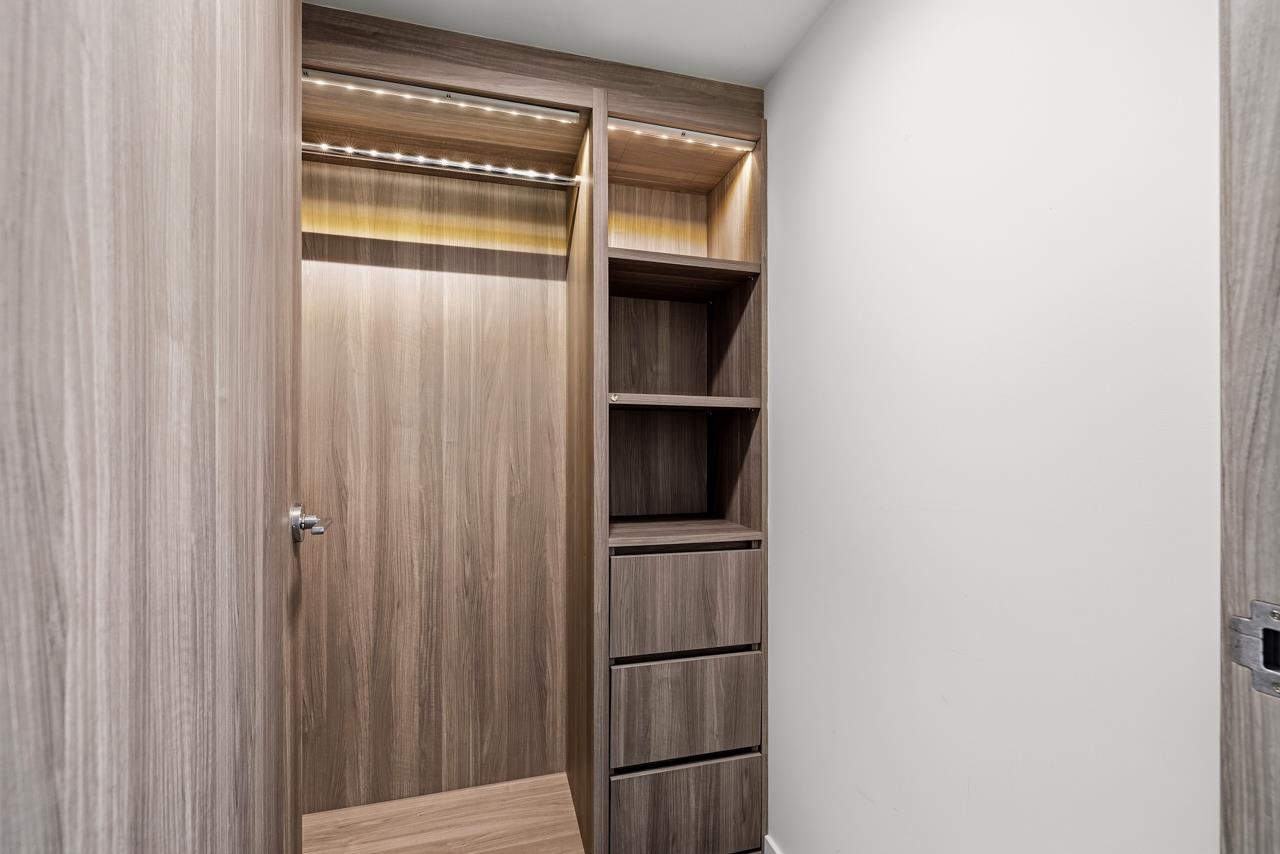 807 455 SW MARINE DRIVE Unit: 807