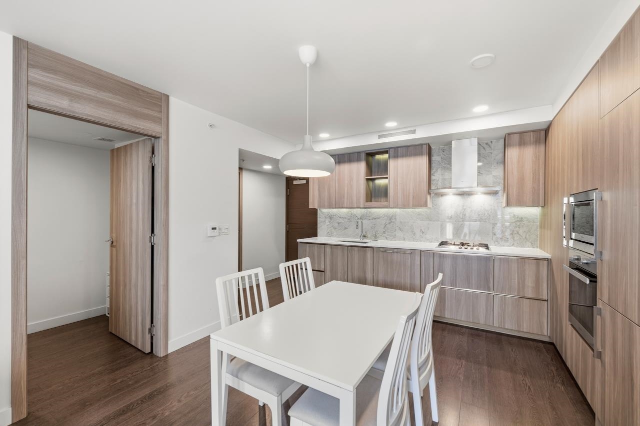 807 455 SW MARINE DRIVE Unit: 807