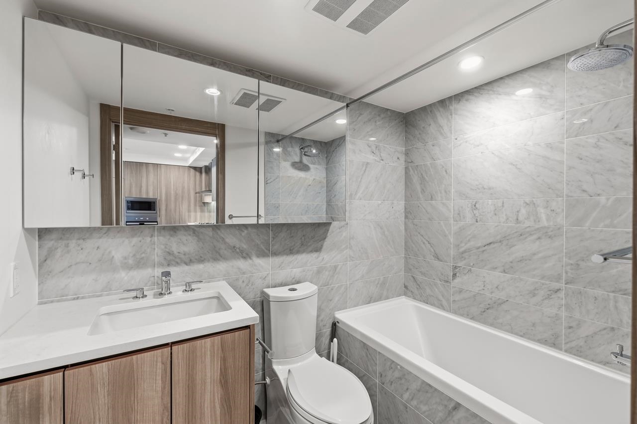 807 455 SW MARINE DRIVE Unit: 807