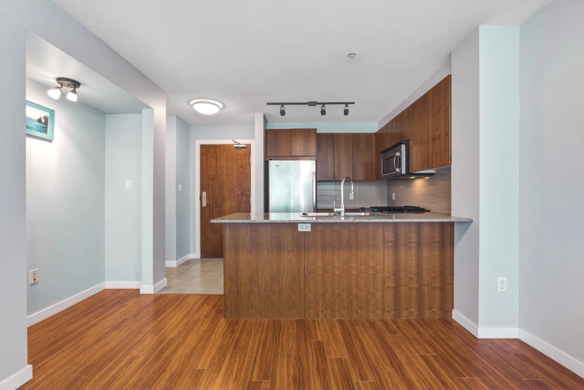 312 5889 IRMIN STREET Unit: 312