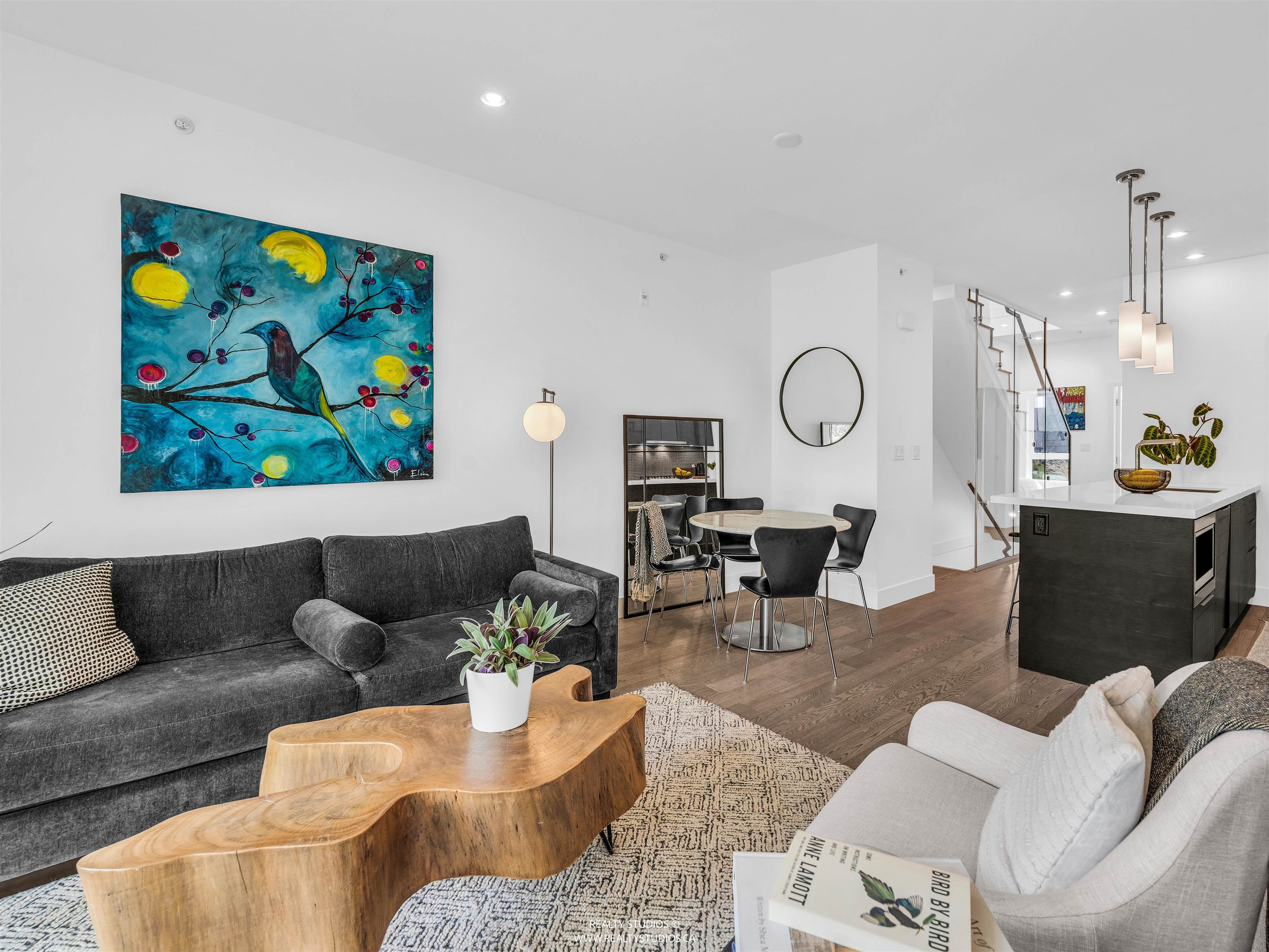 627 VICTORIA DRIVE