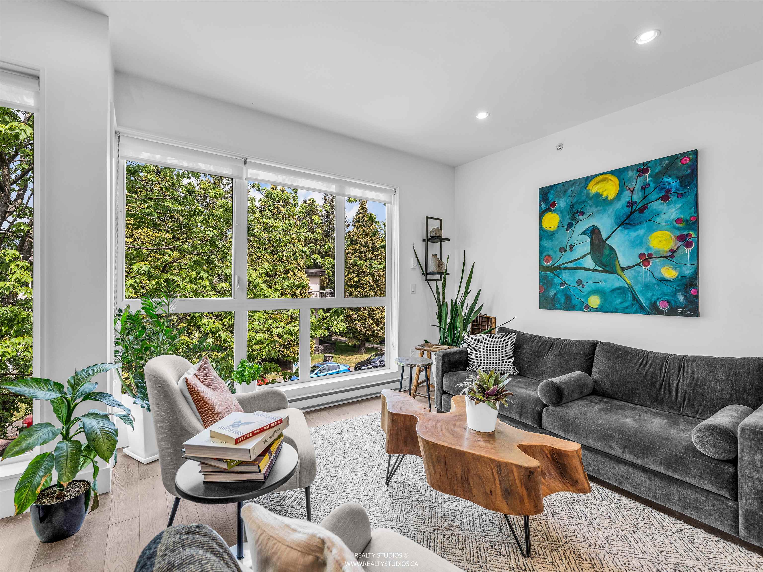 627 VICTORIA DRIVE