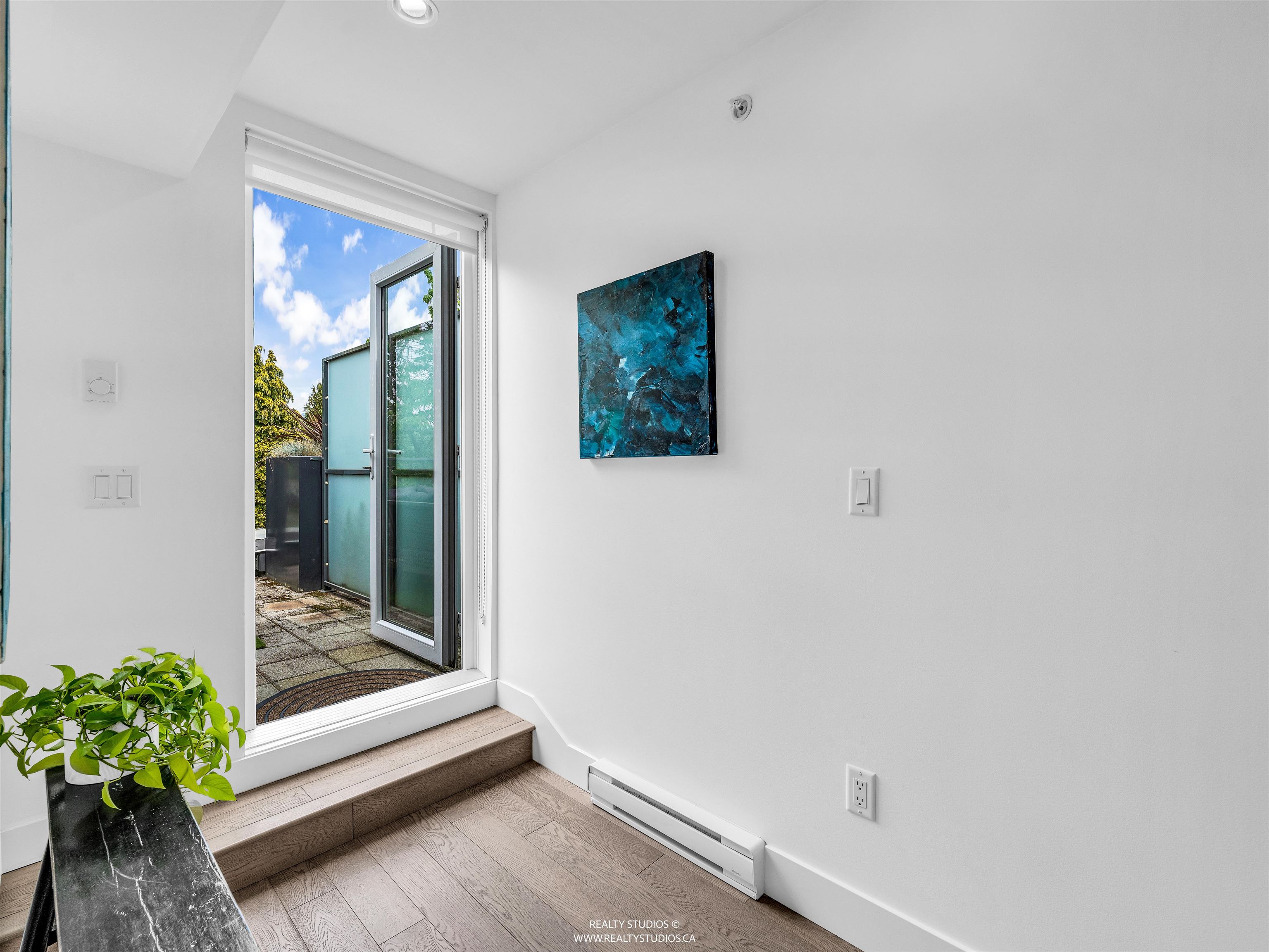 627 VICTORIA DRIVE