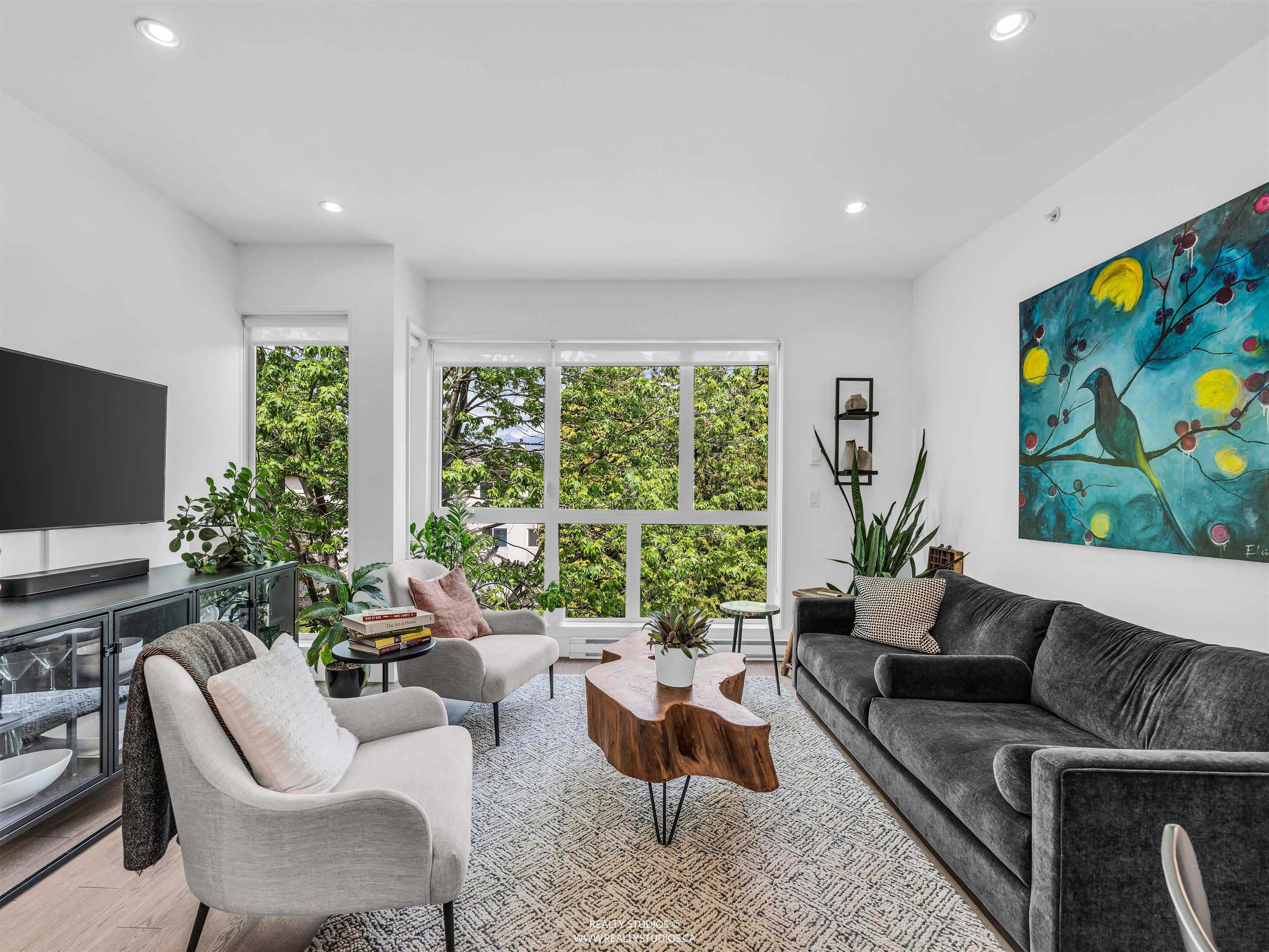 627 VICTORIA DRIVE