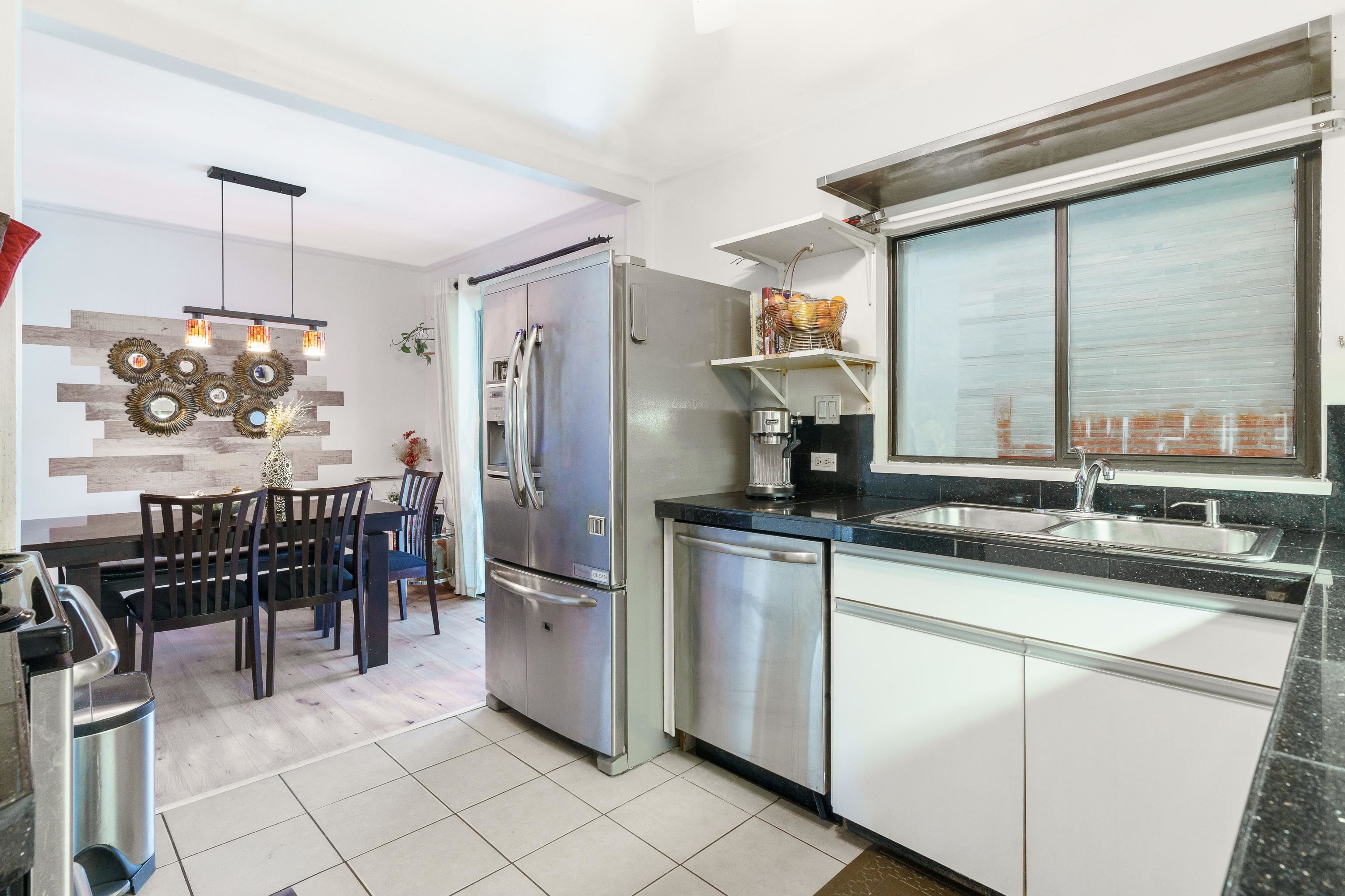 300 TENTH AVENUE
