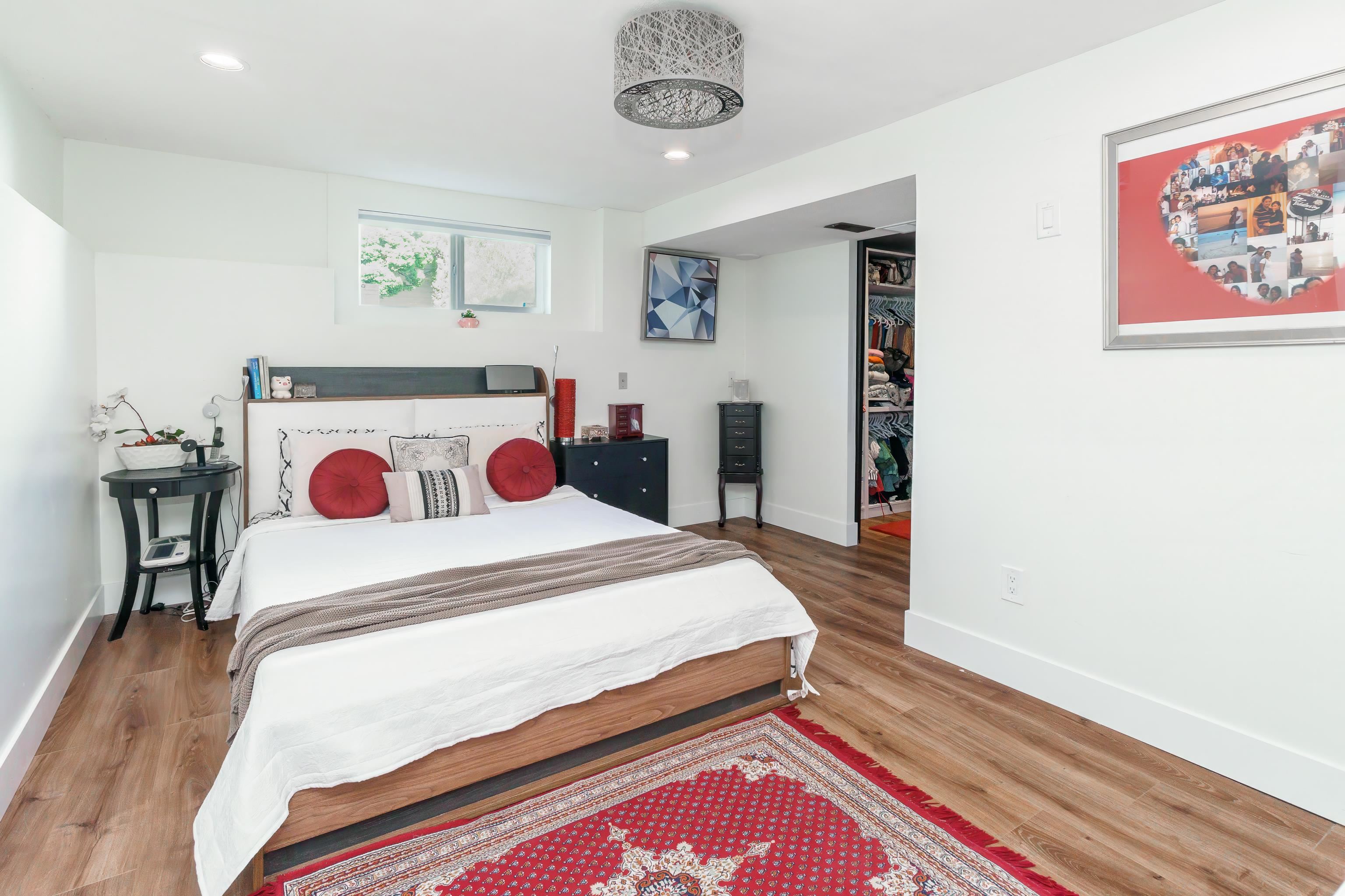300 TENTH AVENUE