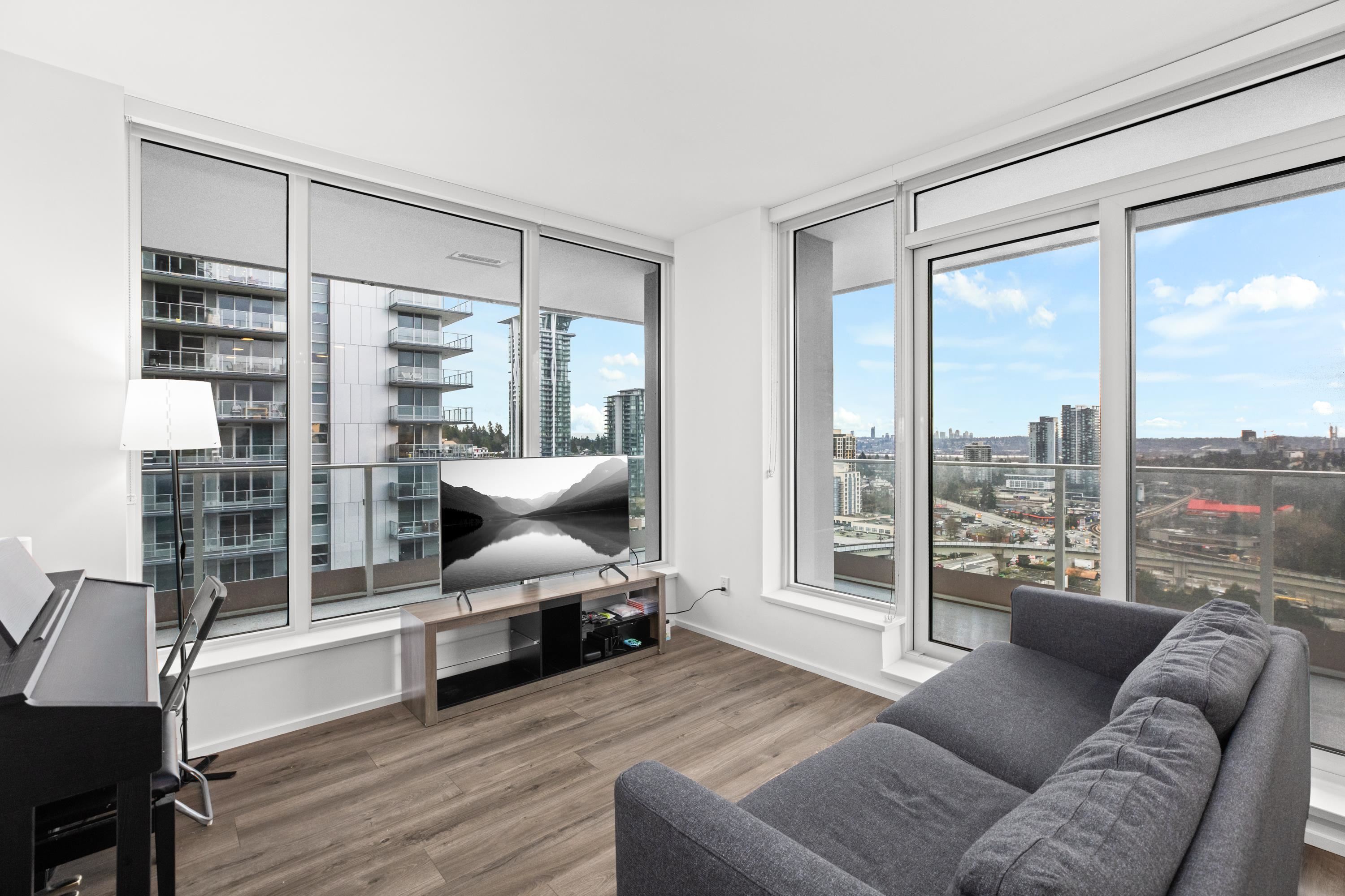 905 3833 EVERGREEN PLACE Unit: 905