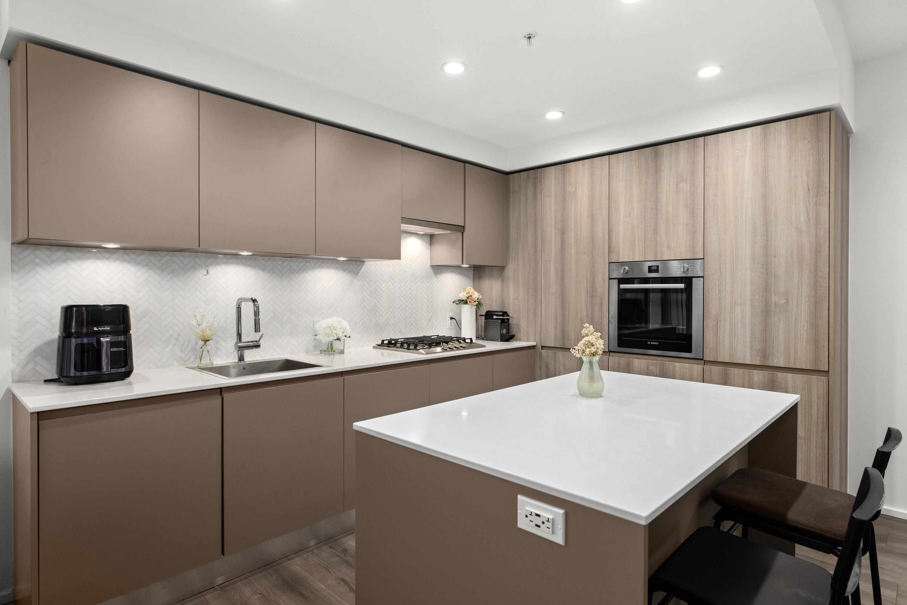 905 3833 EVERGREEN PLACE Unit: 905