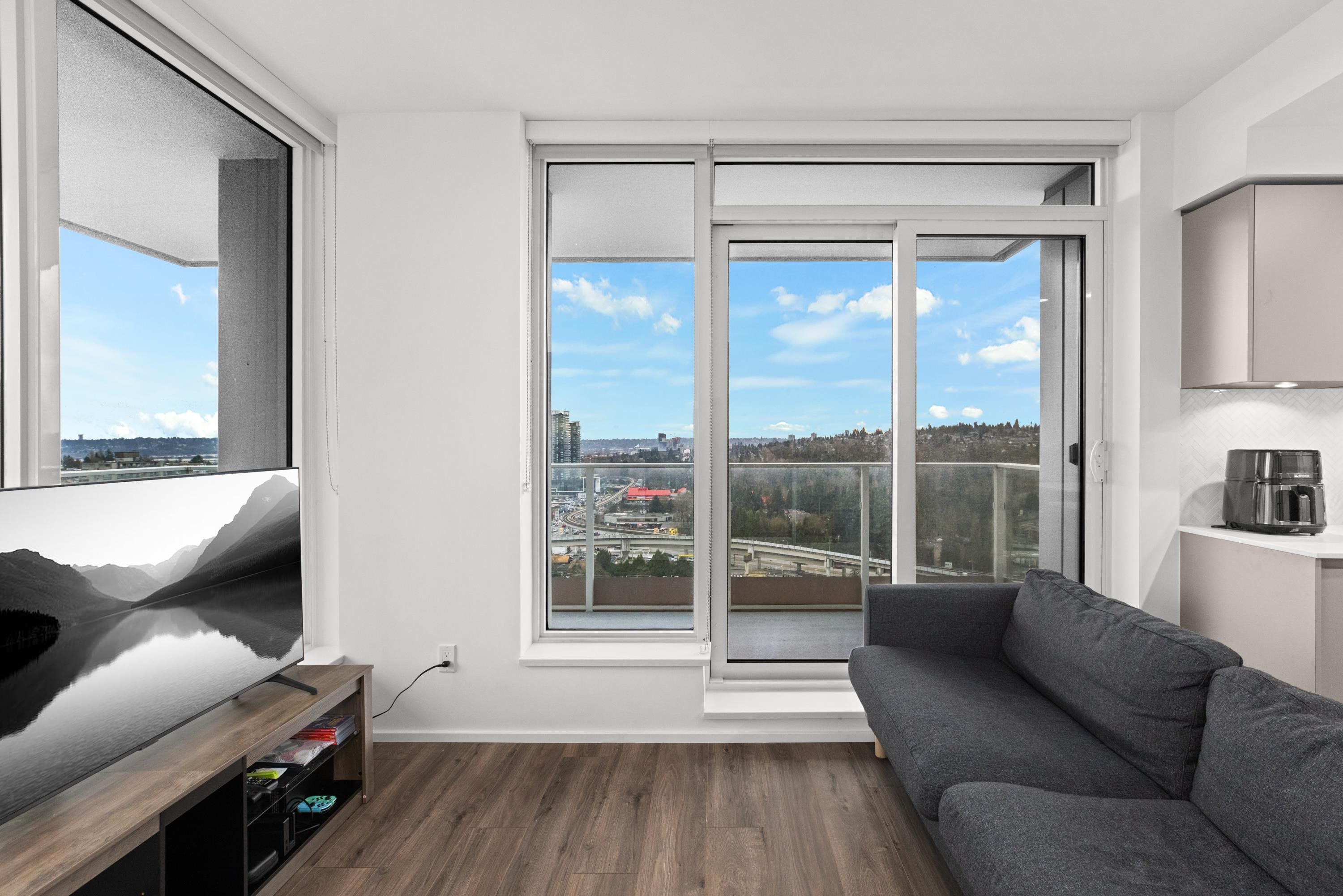 905 3833 EVERGREEN PLACE Unit: 905