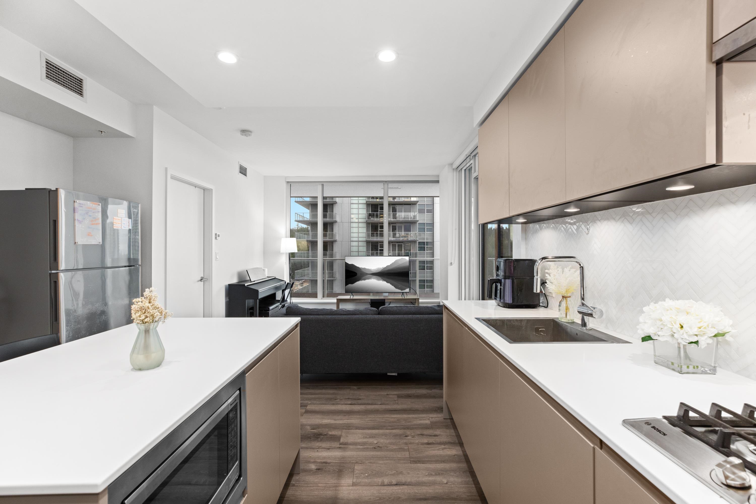 905 3833 EVERGREEN PLACE Unit: 905