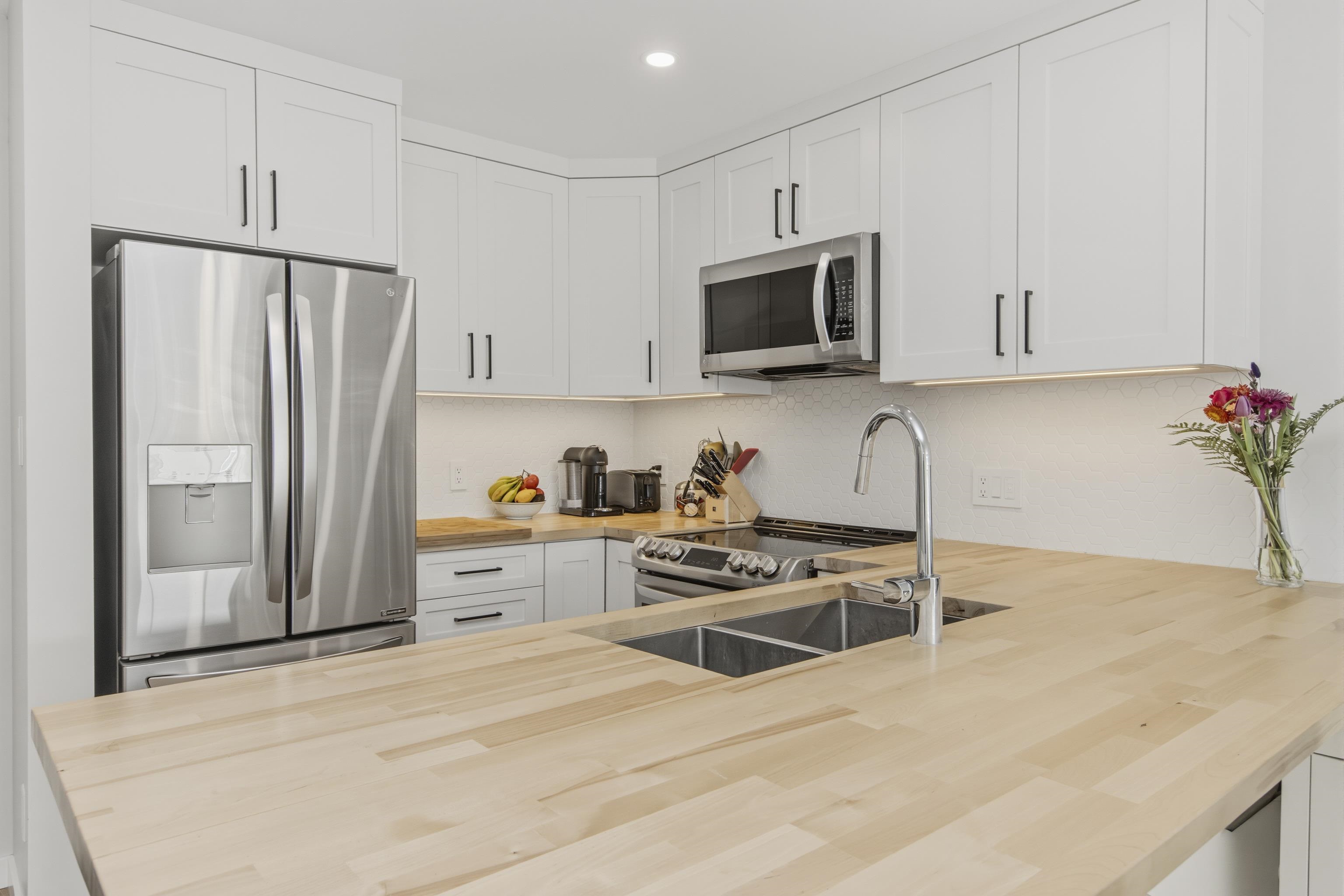 203 38003 SECOND AVENUE Unit: 203