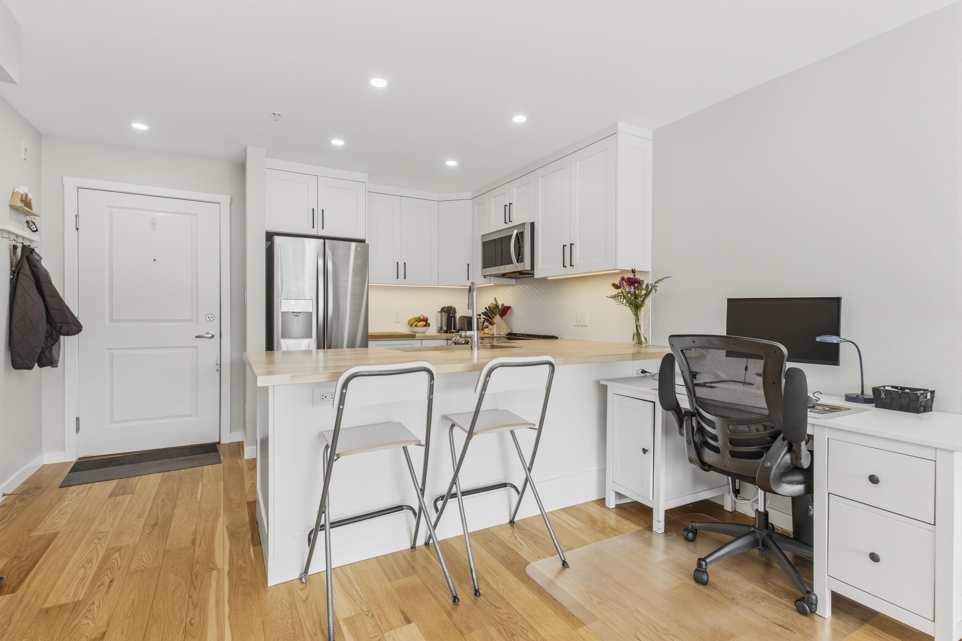 203 38003 SECOND AVENUE Unit: 203