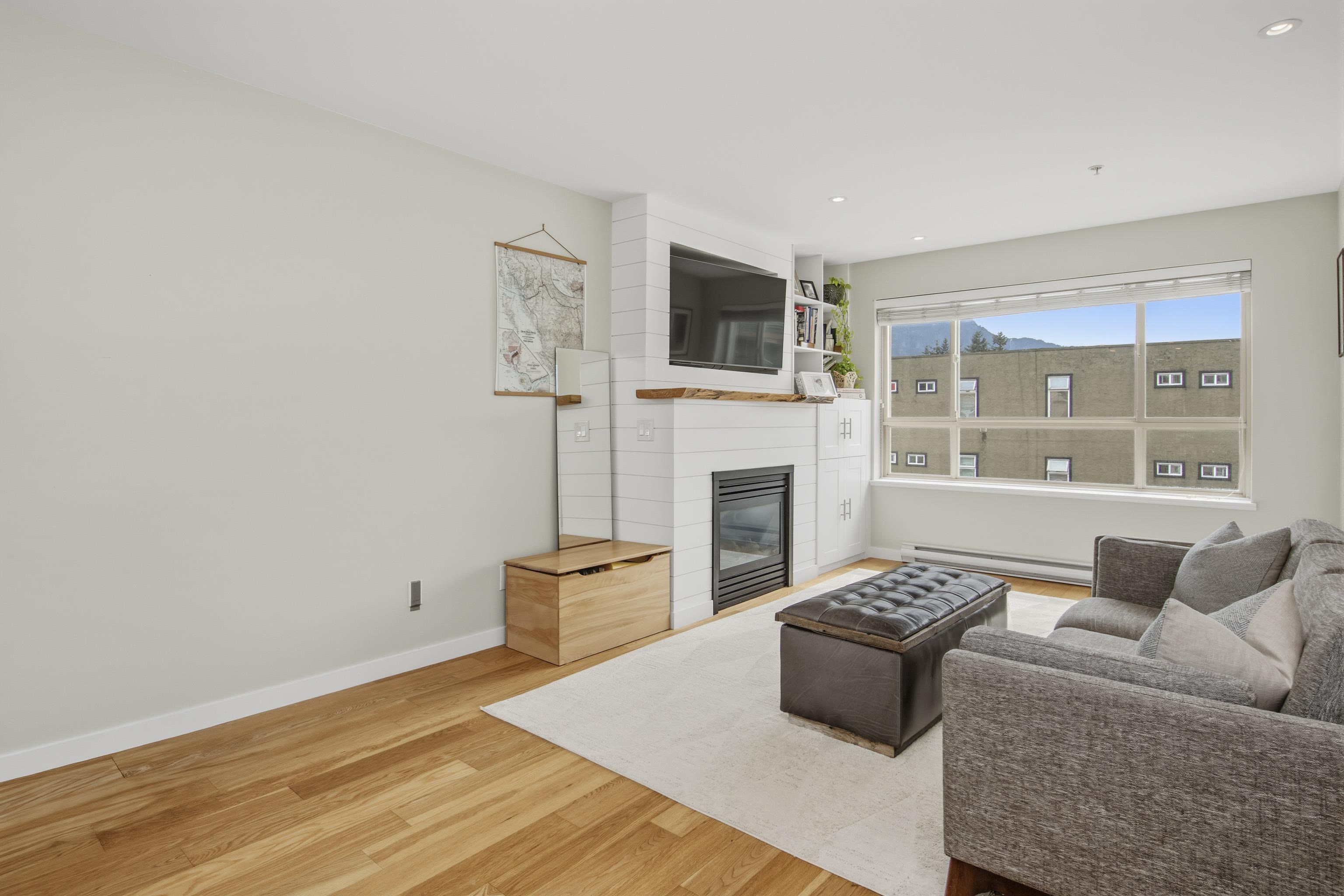 203 38003 SECOND AVENUE Unit: 203