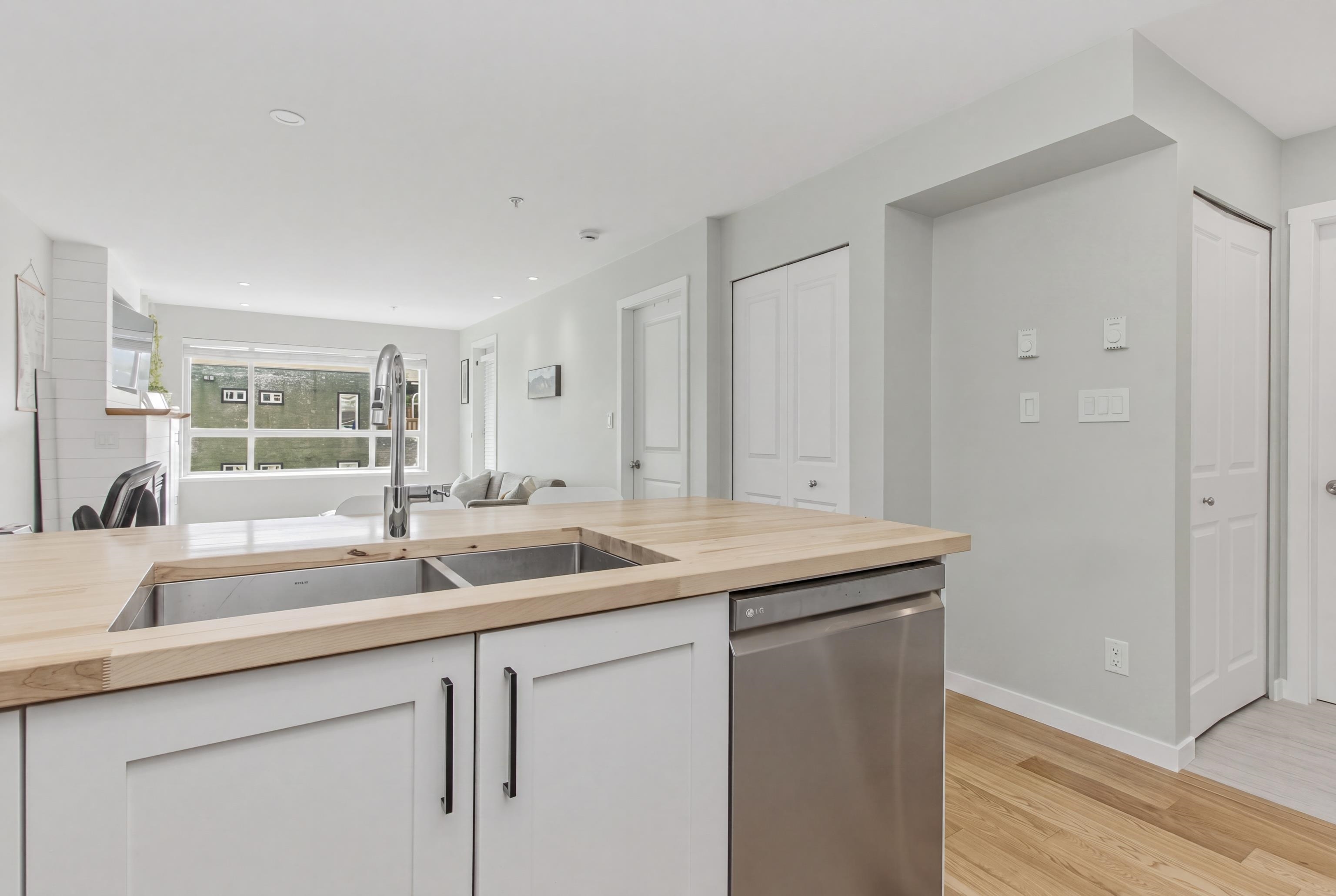 203 38003 SECOND AVENUE Unit: 203