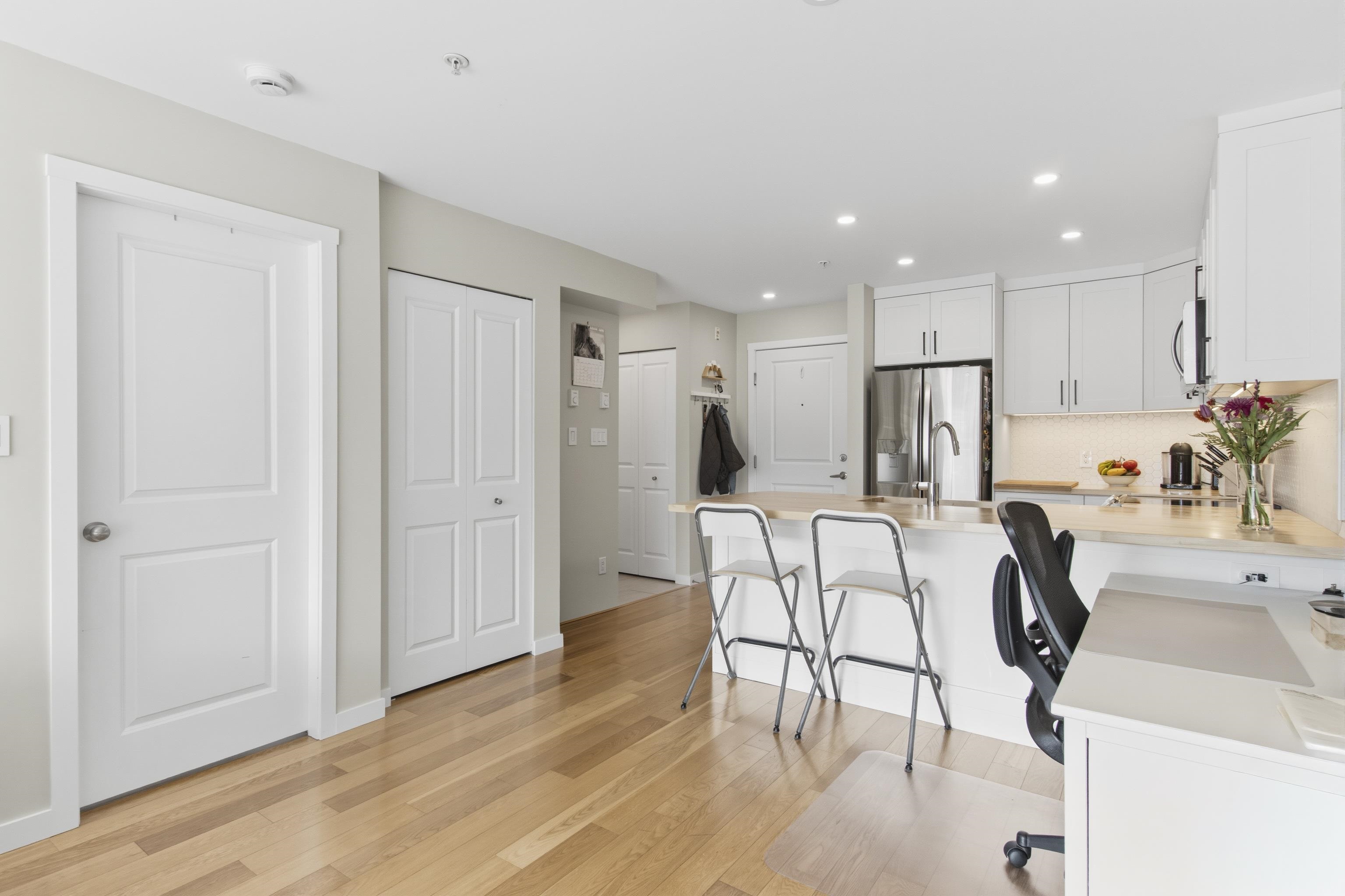 203 38003 SECOND AVENUE Unit: 203