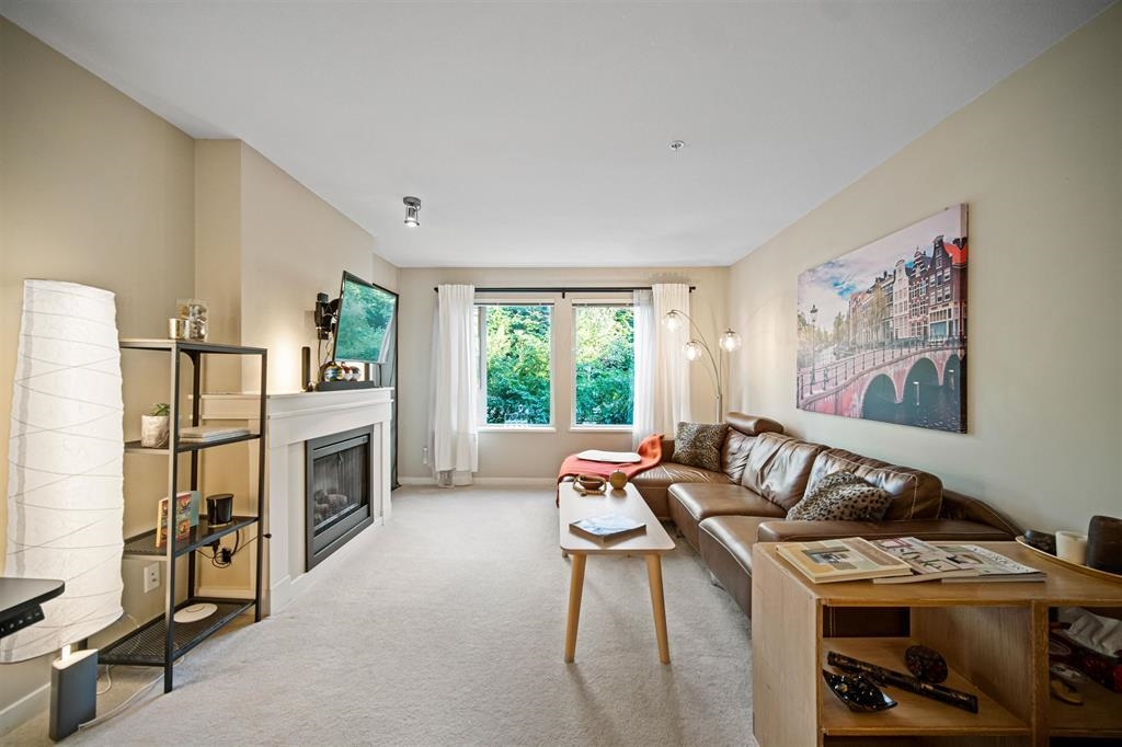 209 3105 LINCOLN AVENUE Unit: 209