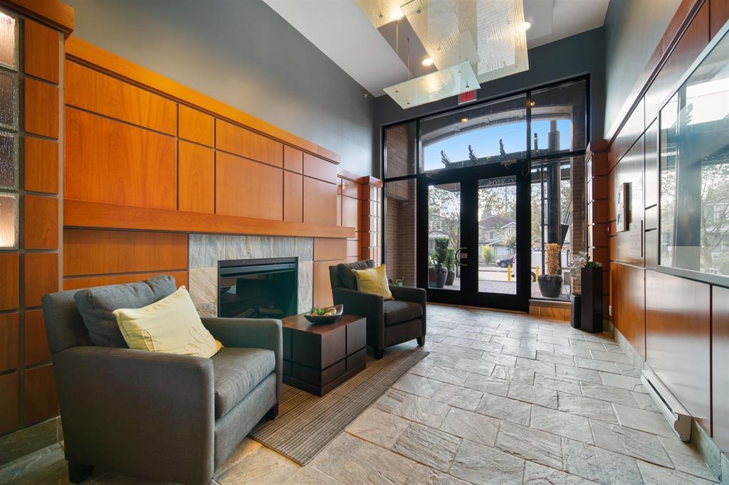 209 3105 LINCOLN AVENUE Unit: 209