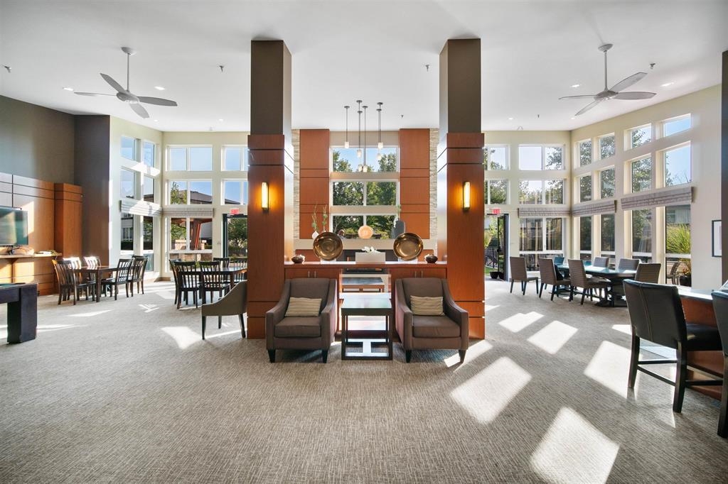209 3105 LINCOLN AVENUE Unit: 209