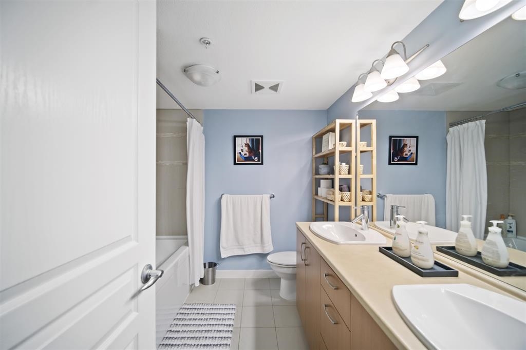 209 3105 LINCOLN AVENUE Unit: 209