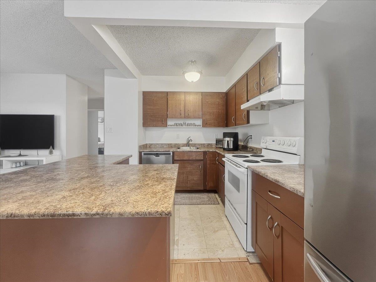 305 47 AGNES STREET Unit: 305