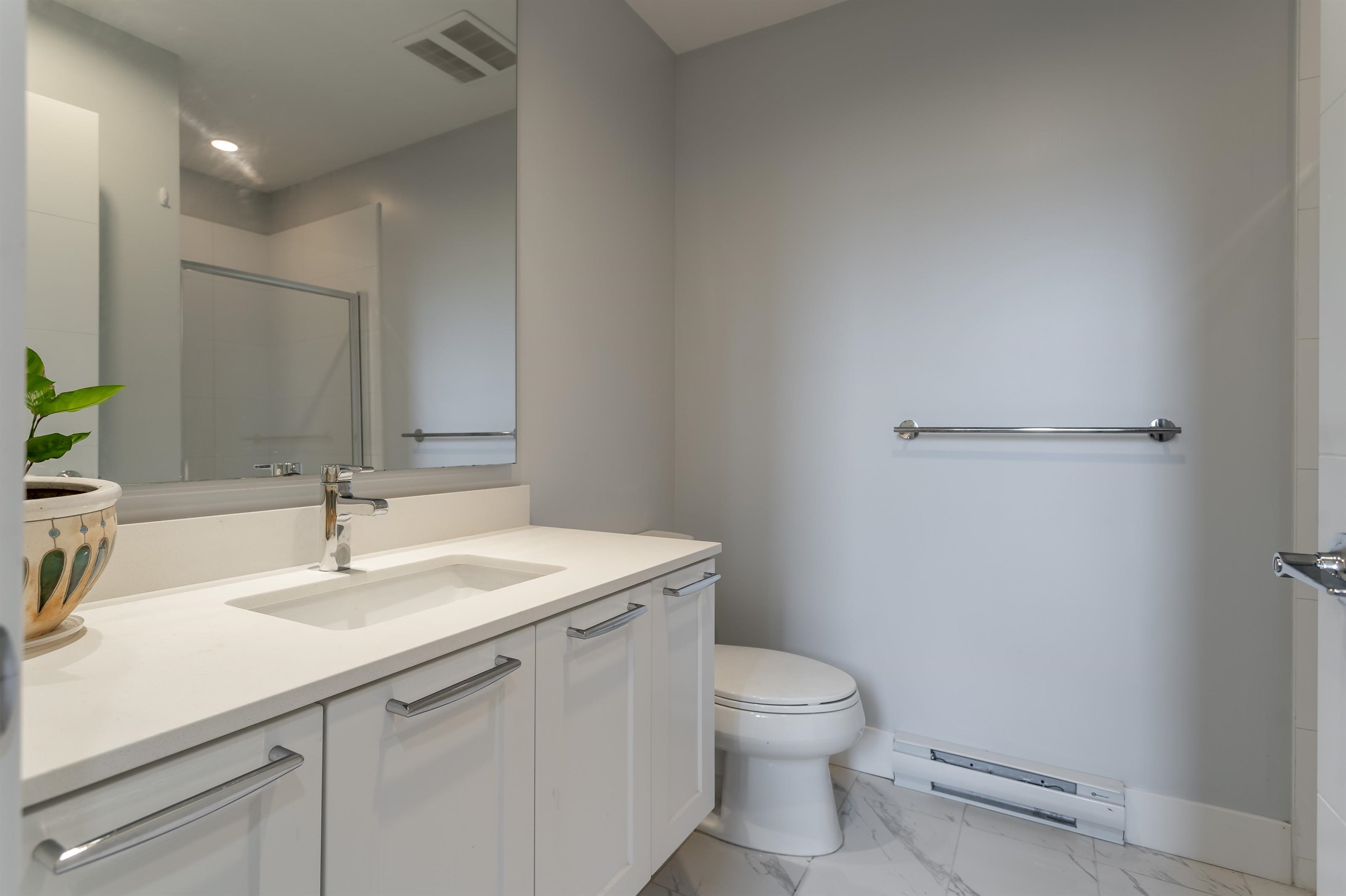 1 2978 159 STREET Unit: 1