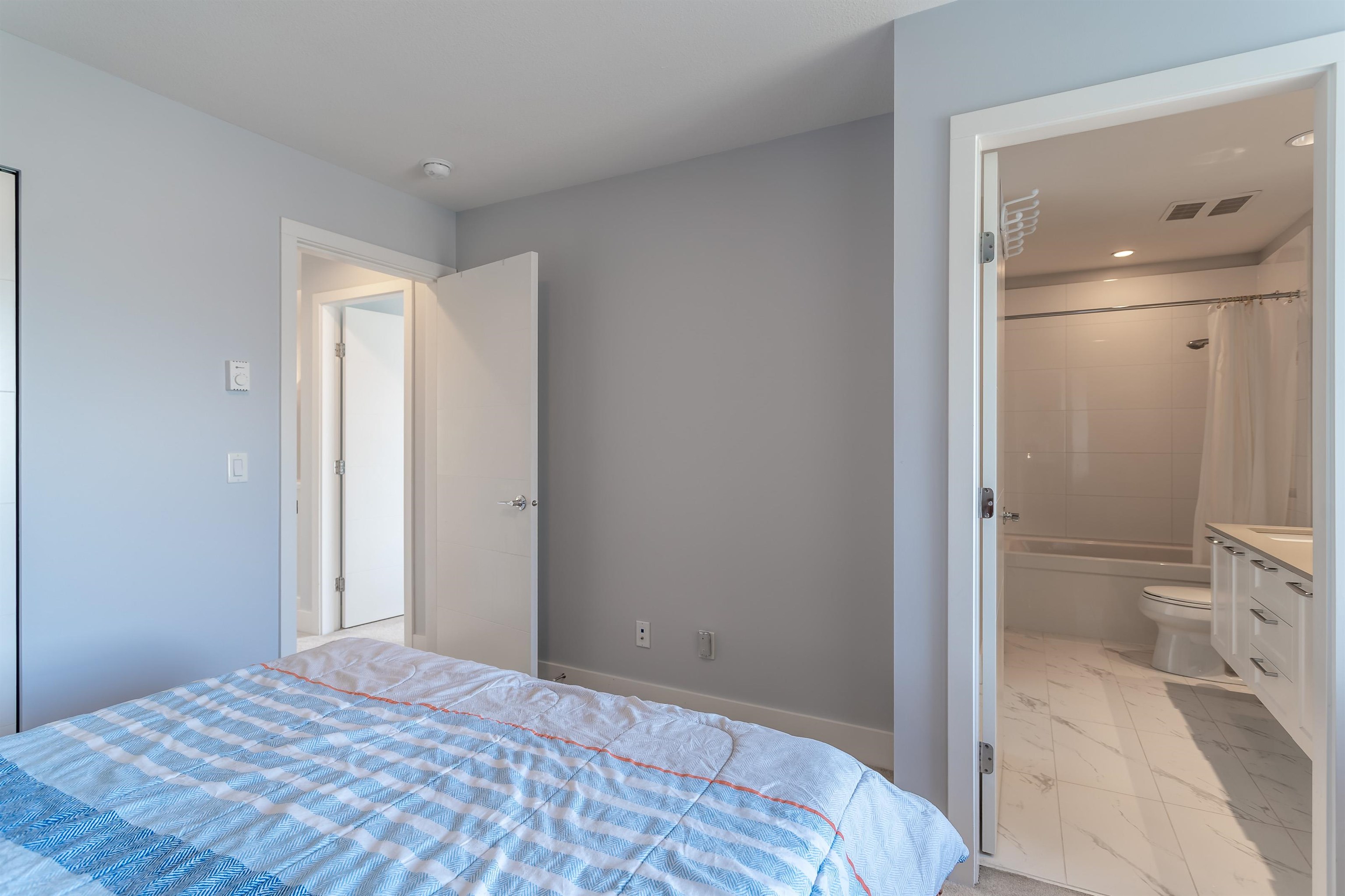 1 2978 159 STREET Unit: 1
