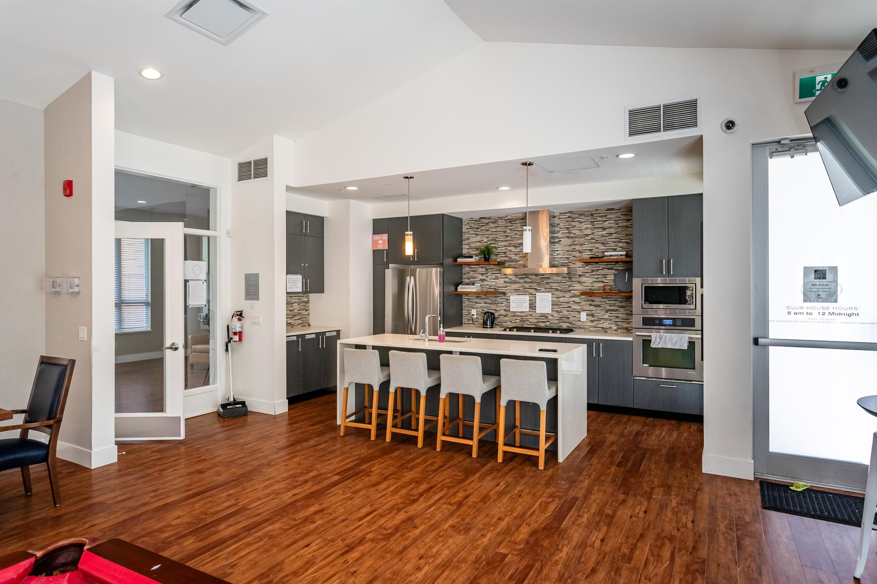1 2978 159 STREET Unit: 1