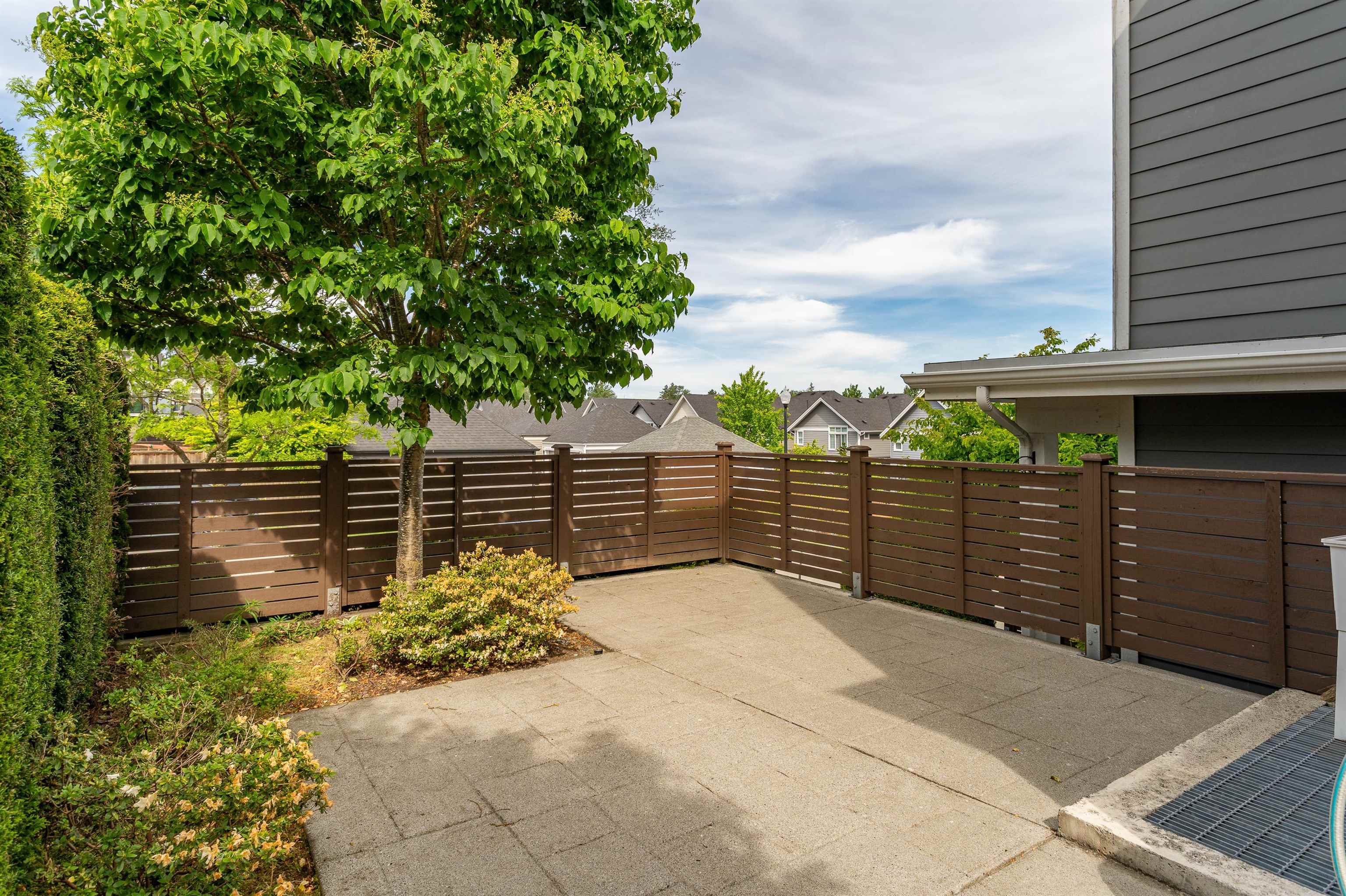 1 2978 159 STREET Unit: 1